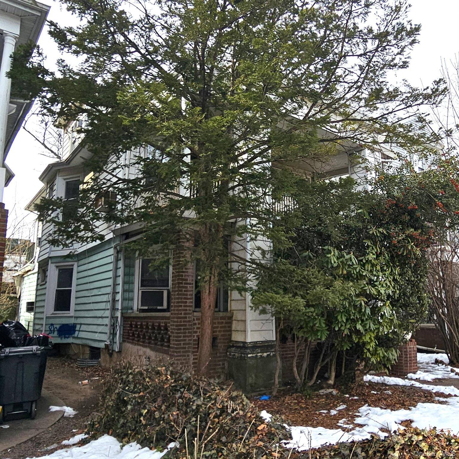 596 E 8th ST, Brooklyn, NY 11218