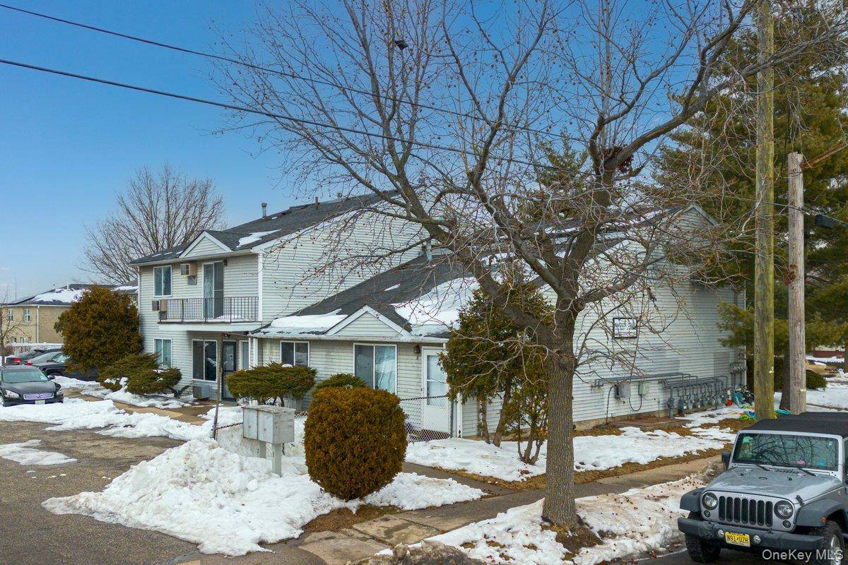 15 Davidson CT, Staten Island, NY 10303