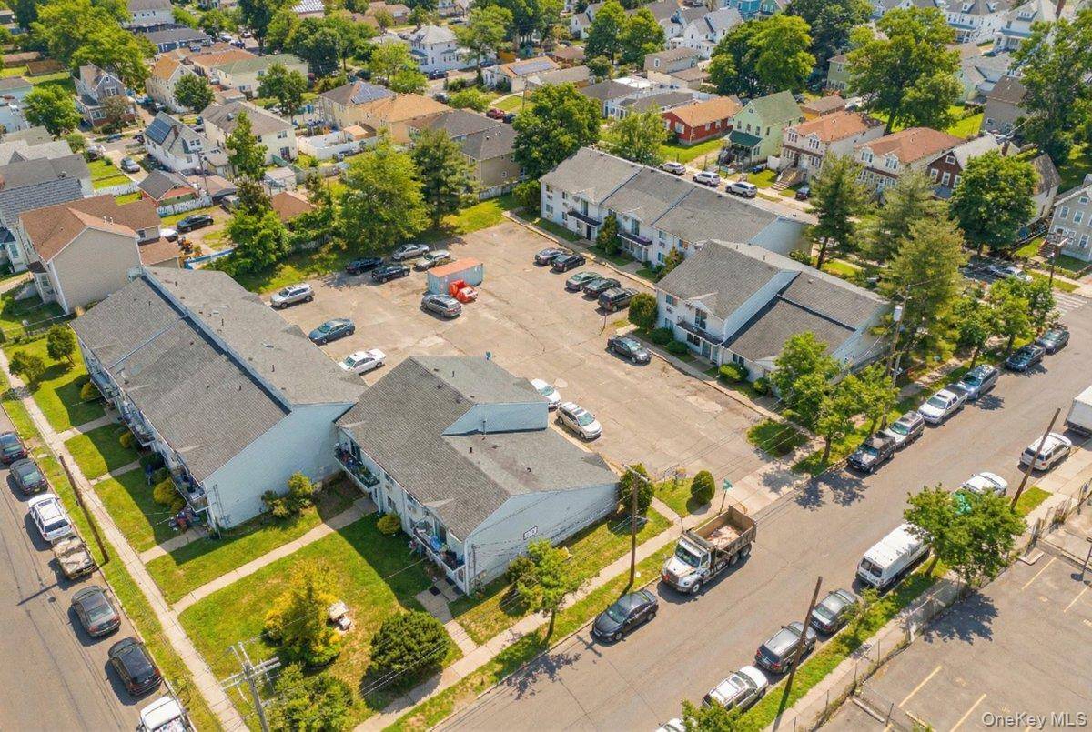 15 Davidson CT, Staten Island, NY 10303