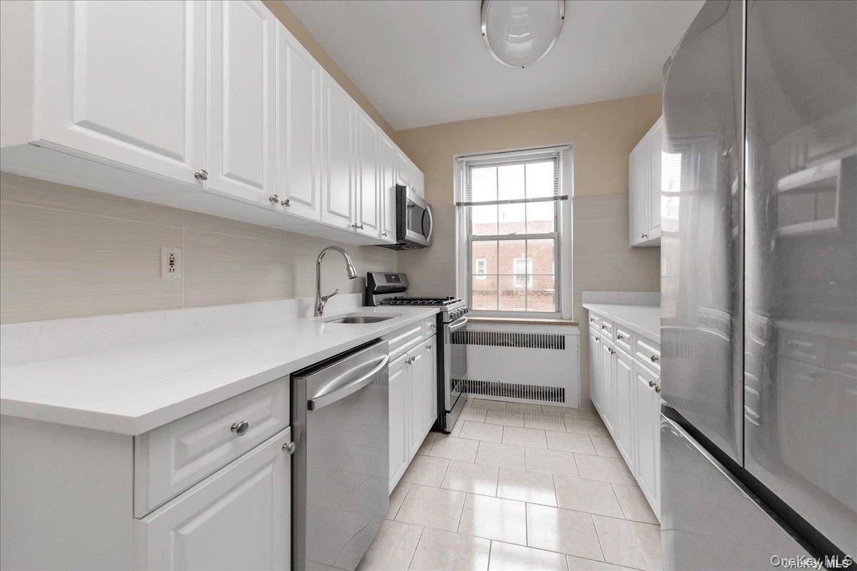 175-06 Devonshire RD #6O, Jamaica Estates, NY 11432