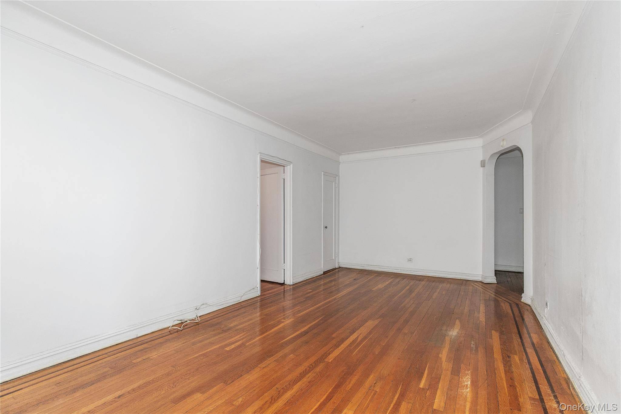 83-06 Vietor AVE #4R, Elmhurst, NY 11373