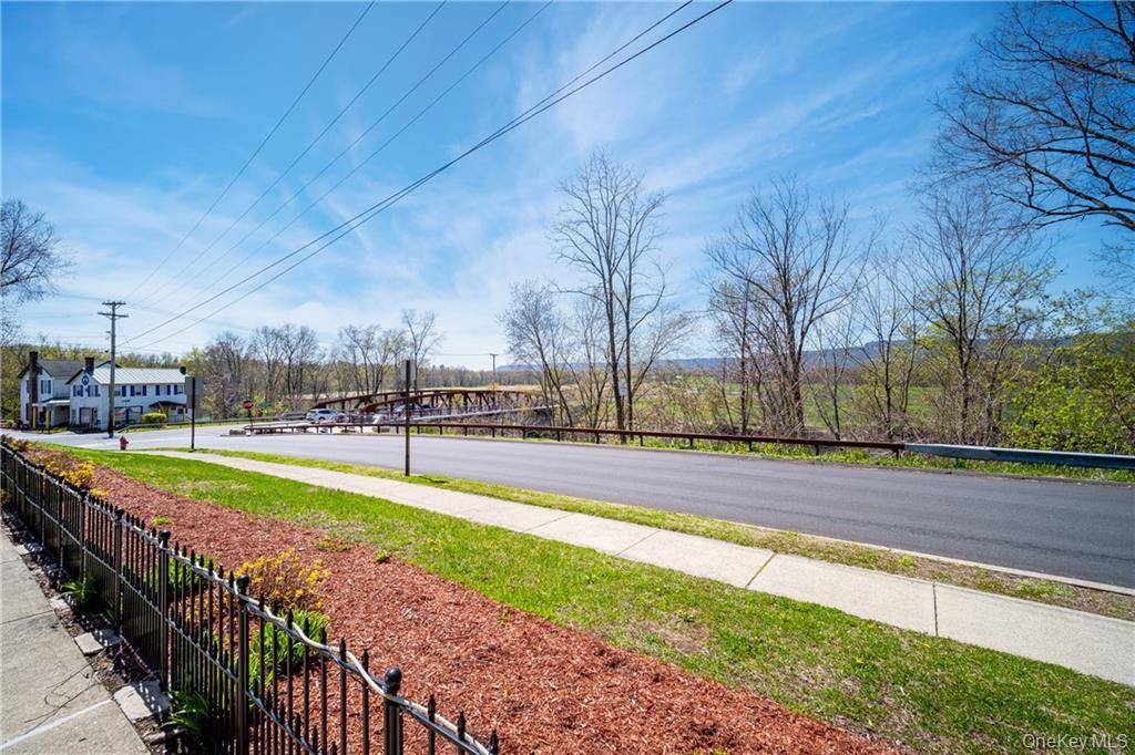 3 Main ST, New Paltz, NY 12561