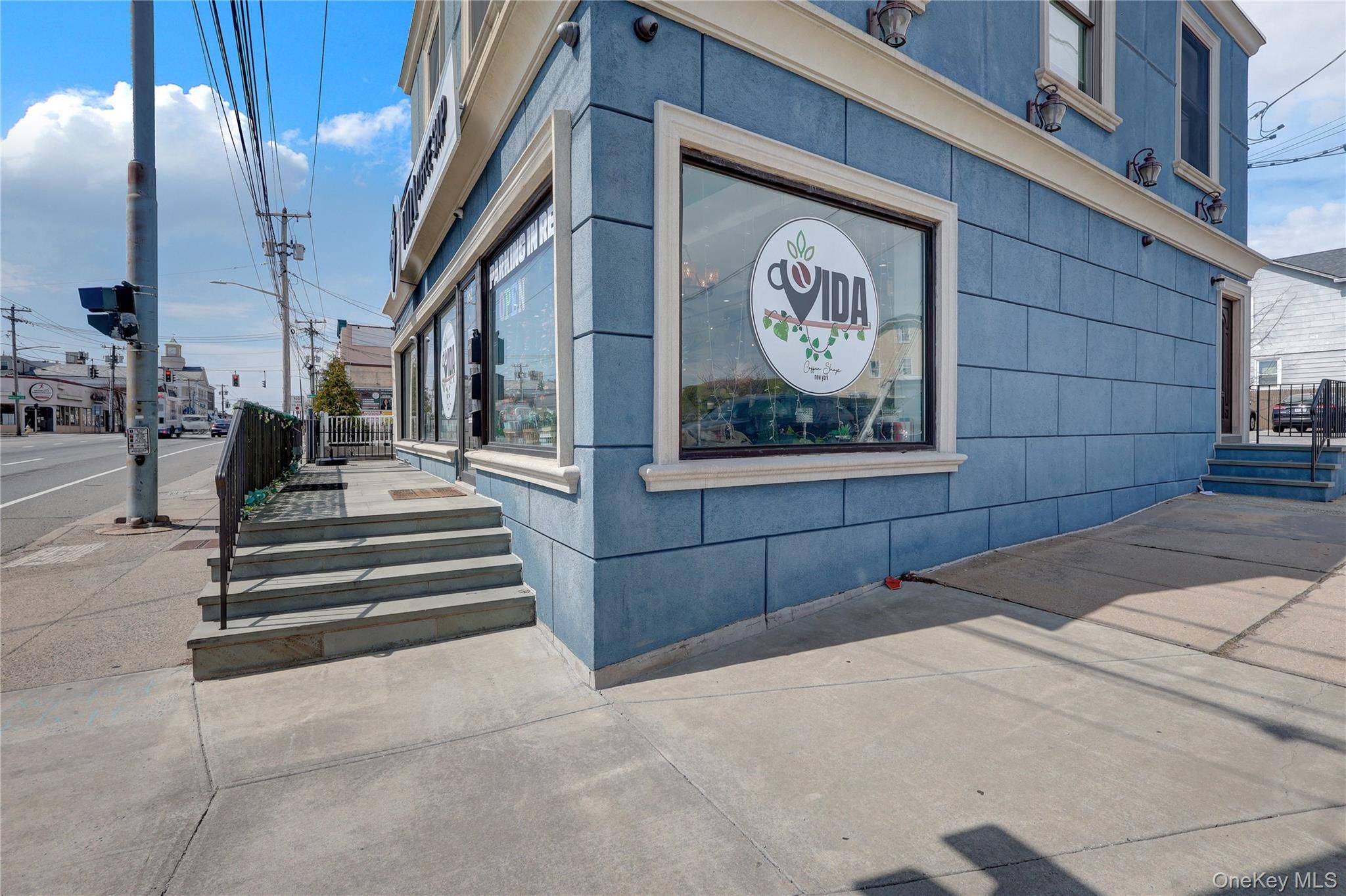 882 Hempstead TPKE, Franklin Square, NY 11010