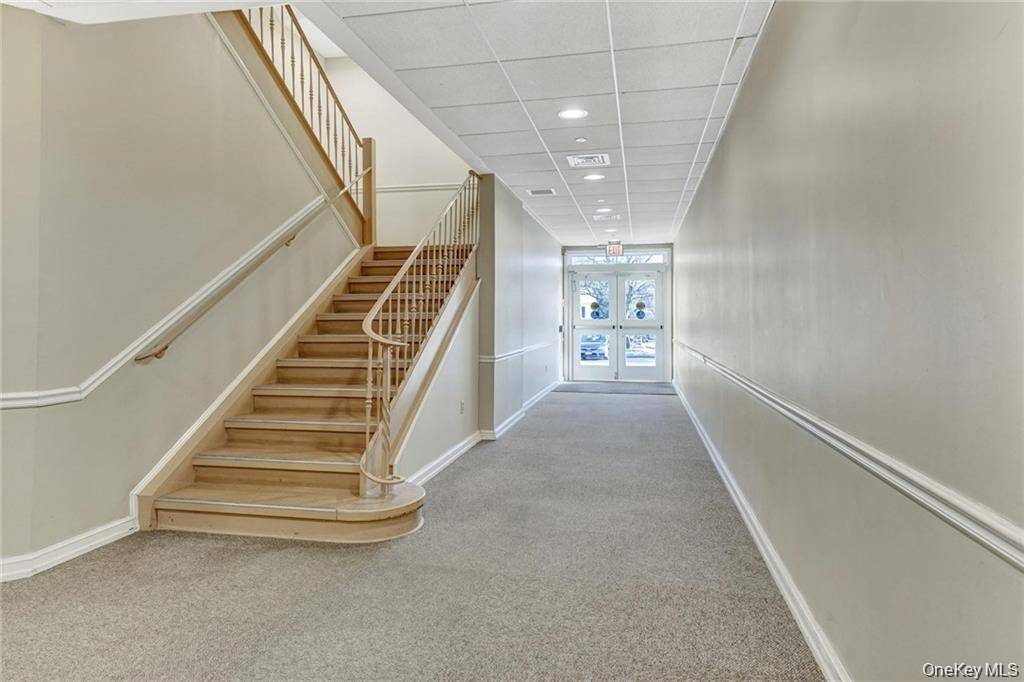21 Peekskill Hollow RD #203, Putnam Valley, NY 10579