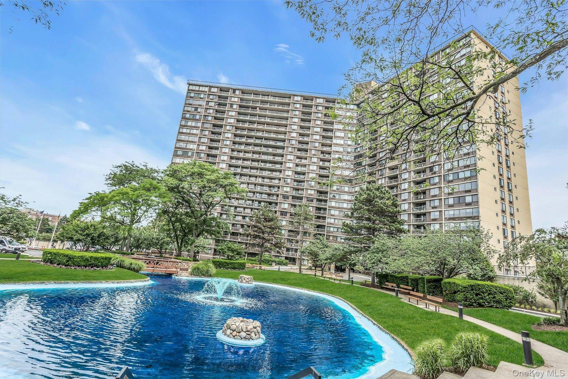 2 Bay Club #11F, Bayside, NY 11360