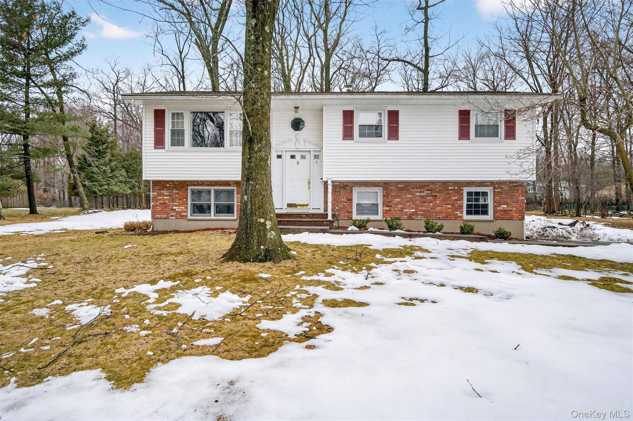9 Eros DR, Airmont, NY 10952
