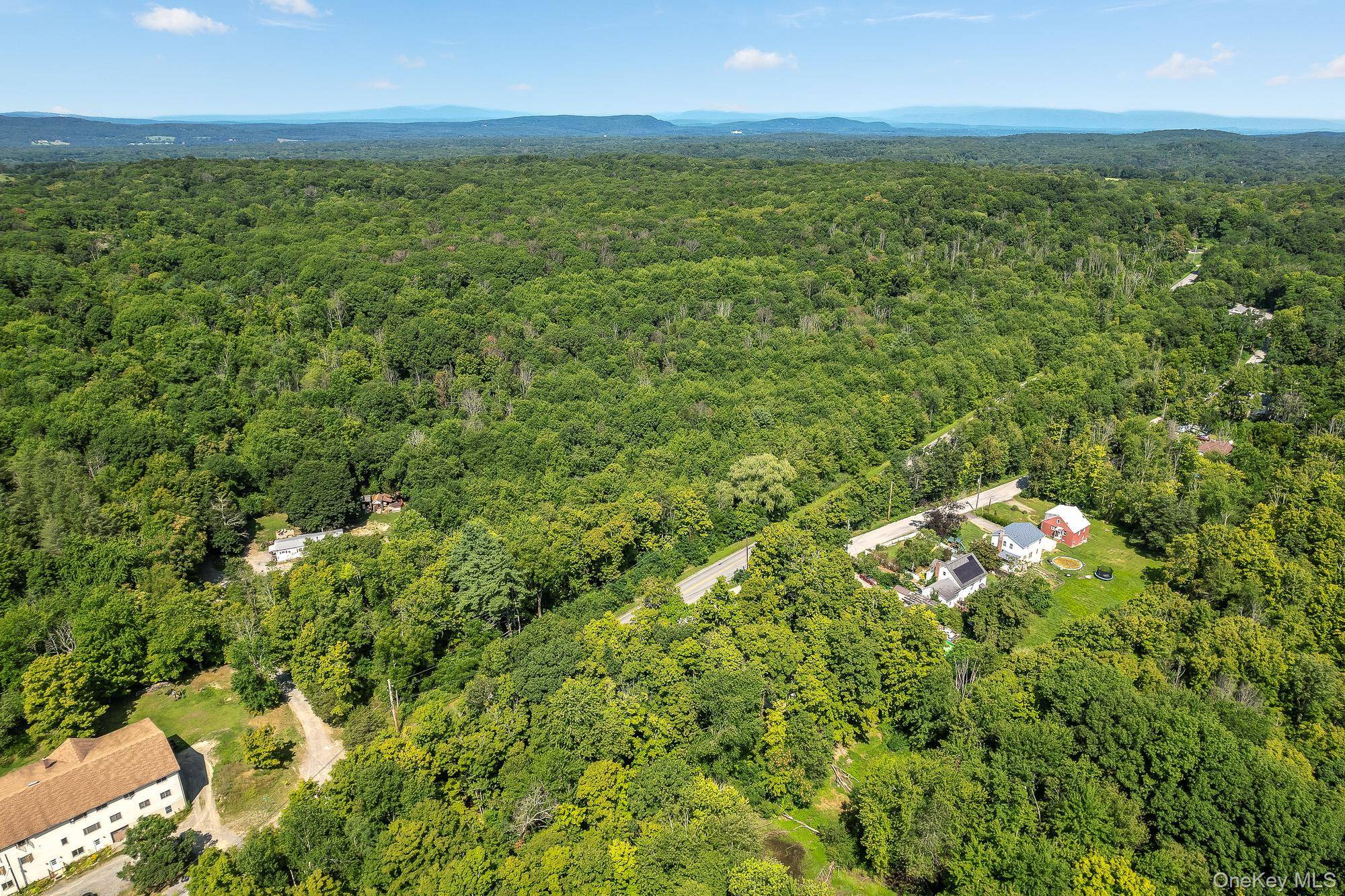 149 S Quaker LN, Hyde Park, NY 12538