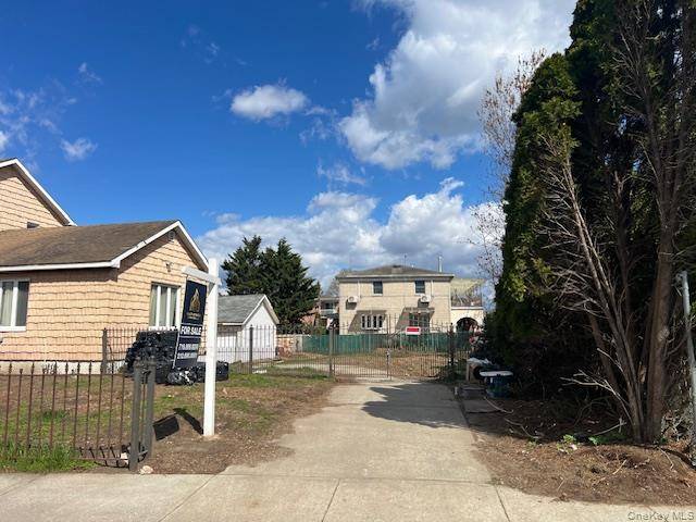 146-43 Bayside AVE, Flushing, NY 11354