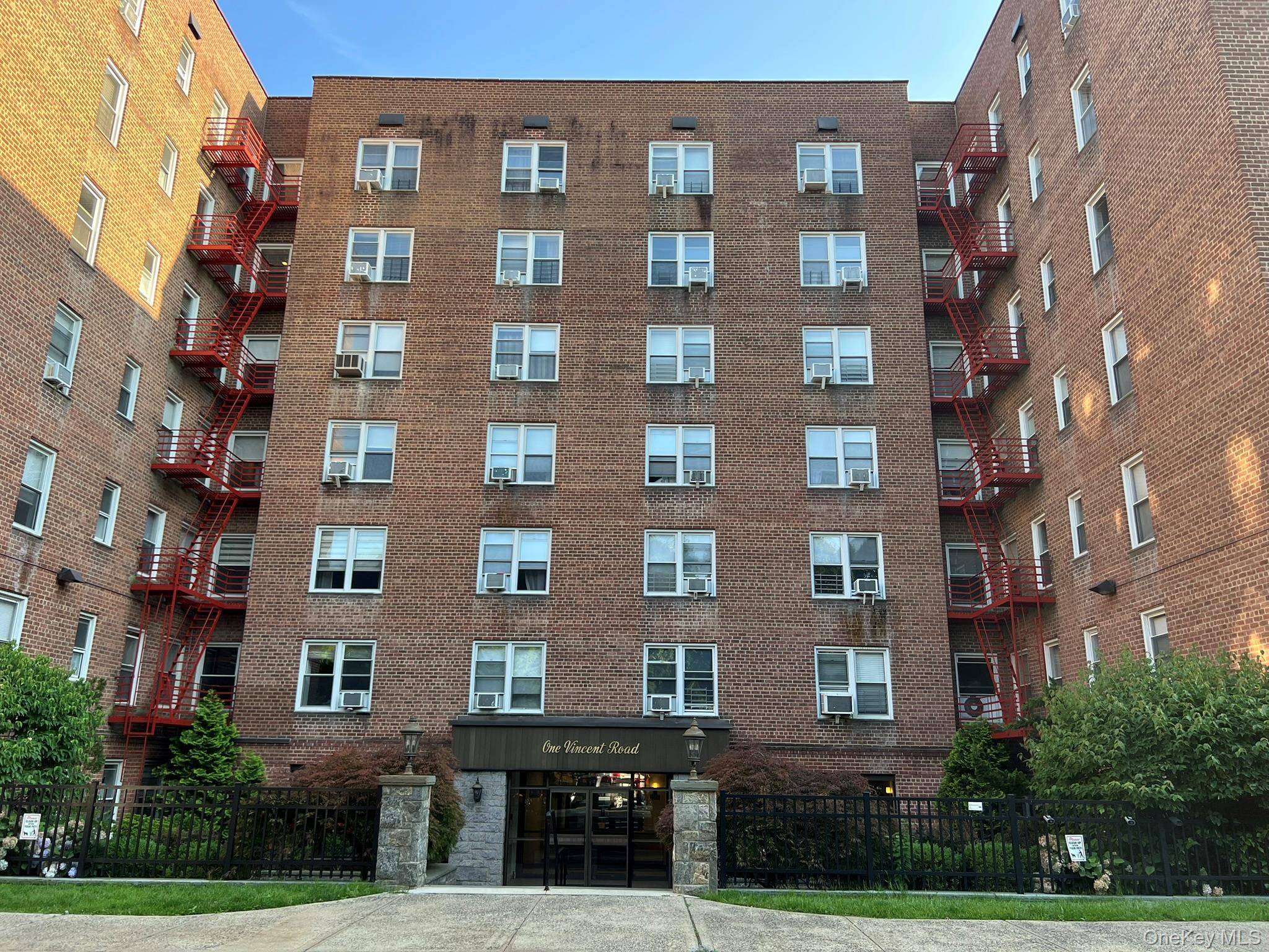 1 Vincent #Unit 3K, Bronxville, NY 10708