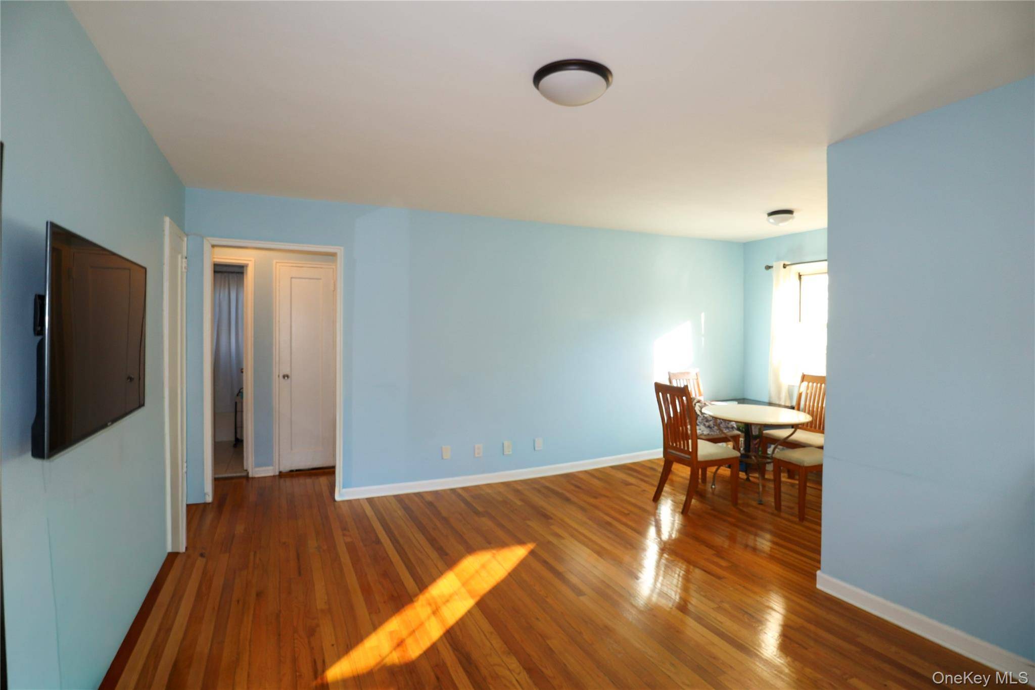 211-07 73 AVE #A, Bayside, NY 11364