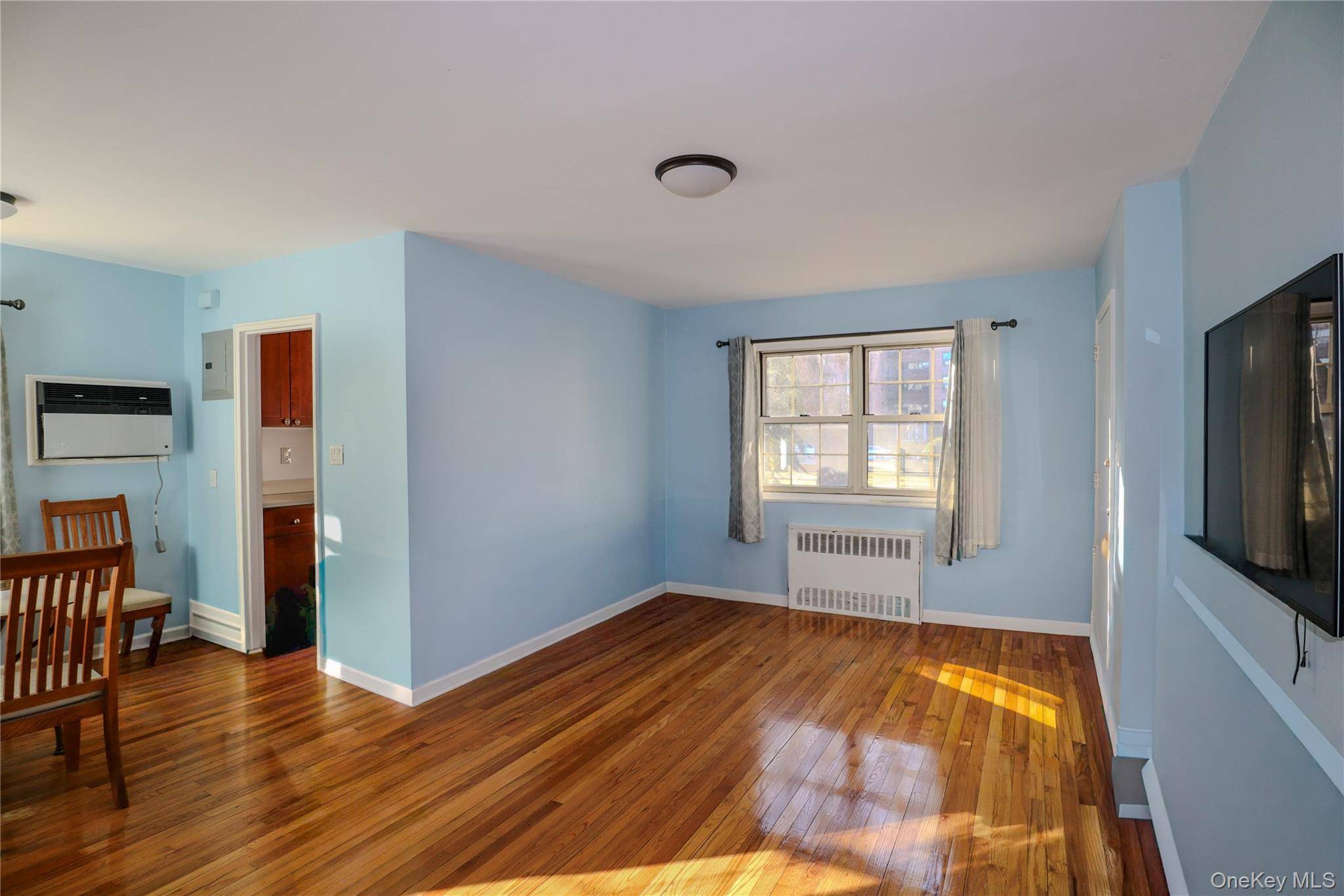 211-07 73 AVE #A, Bayside, NY 11364