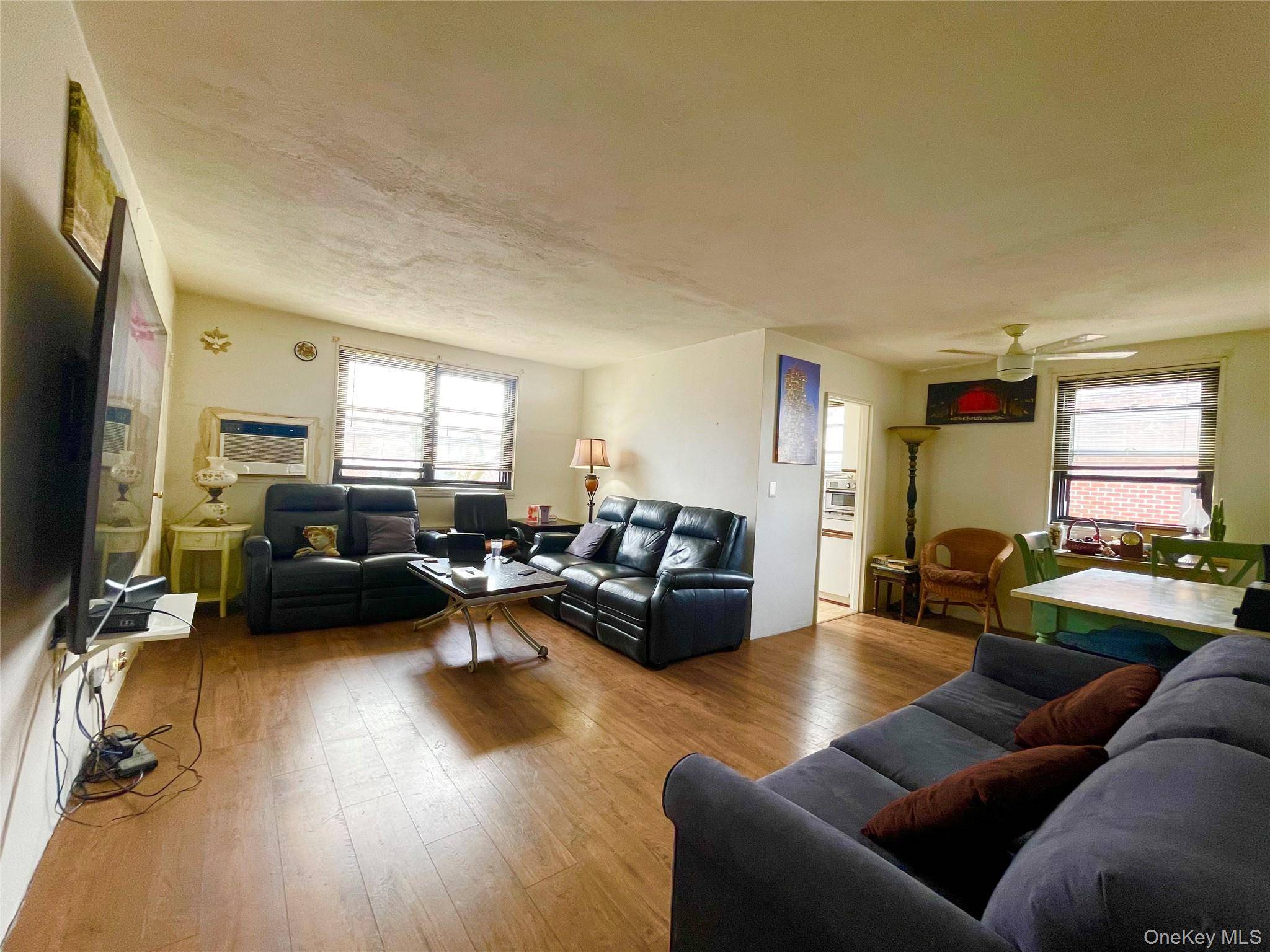 57-65 246 CRES #2, Douglaston, NY 11362