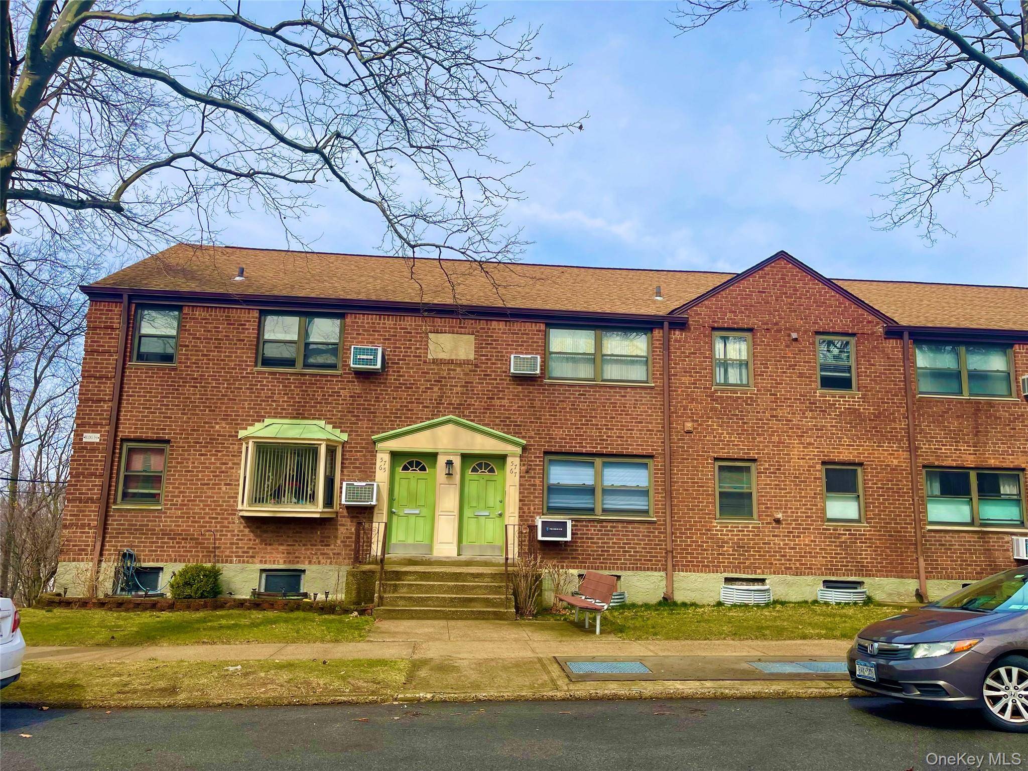 57-65 246 CRES #2, Douglaston, NY 11362