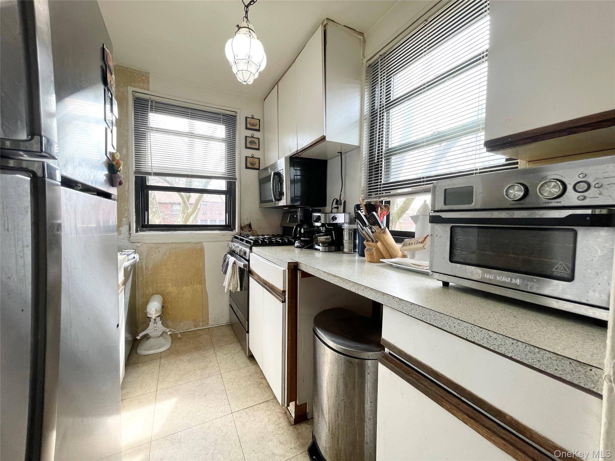57-65 246 CRES #2, Douglaston, NY 11362