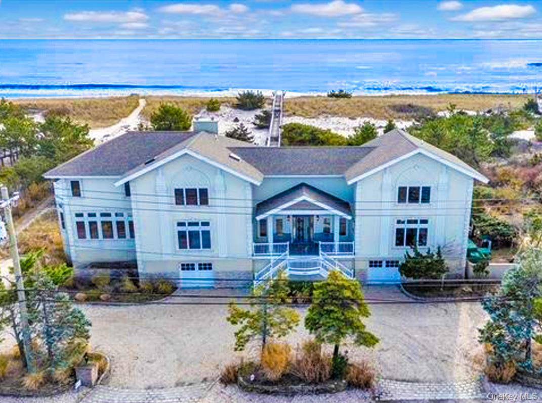 605 Dune RD, Westhampton, NY 11977