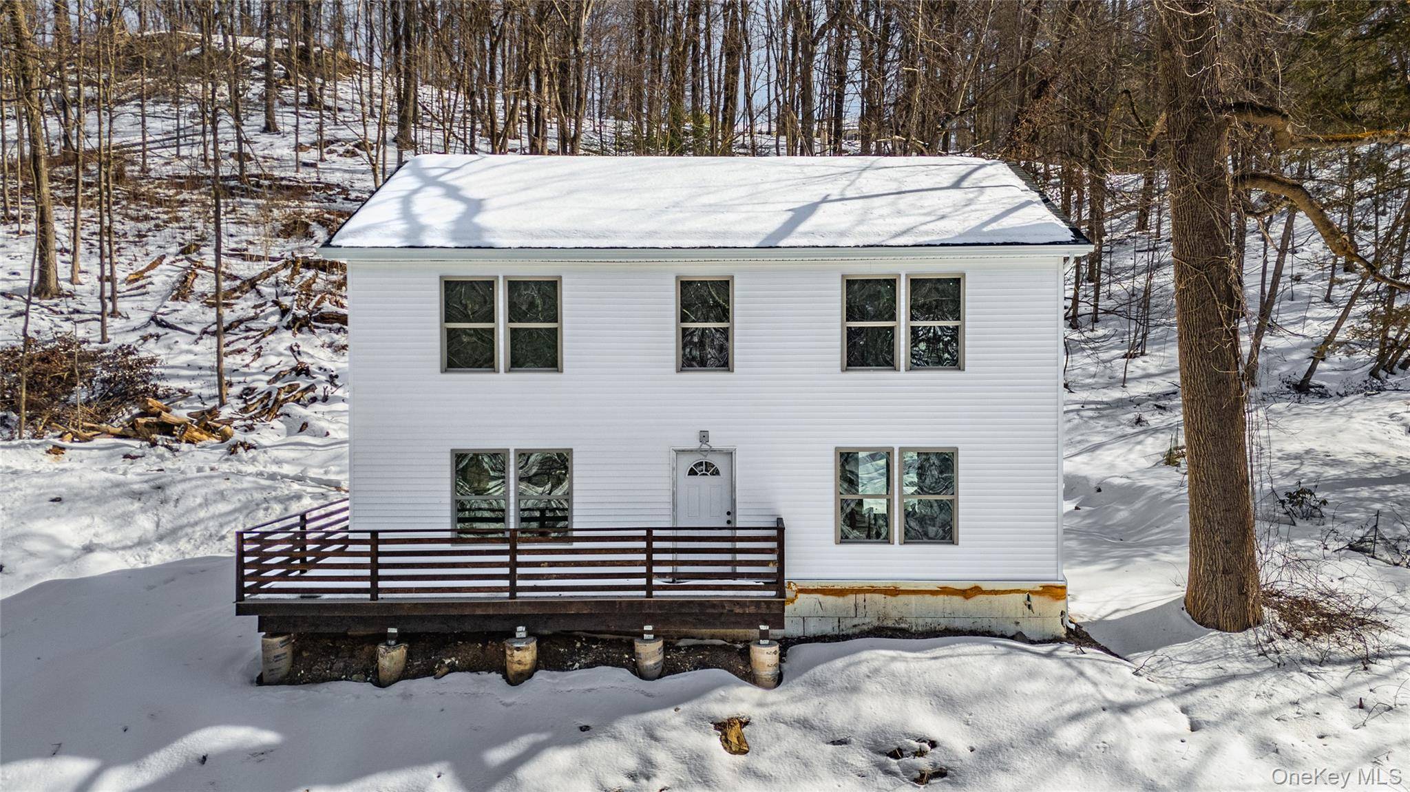 525 Millbrook DR, Esopus, NY 12429