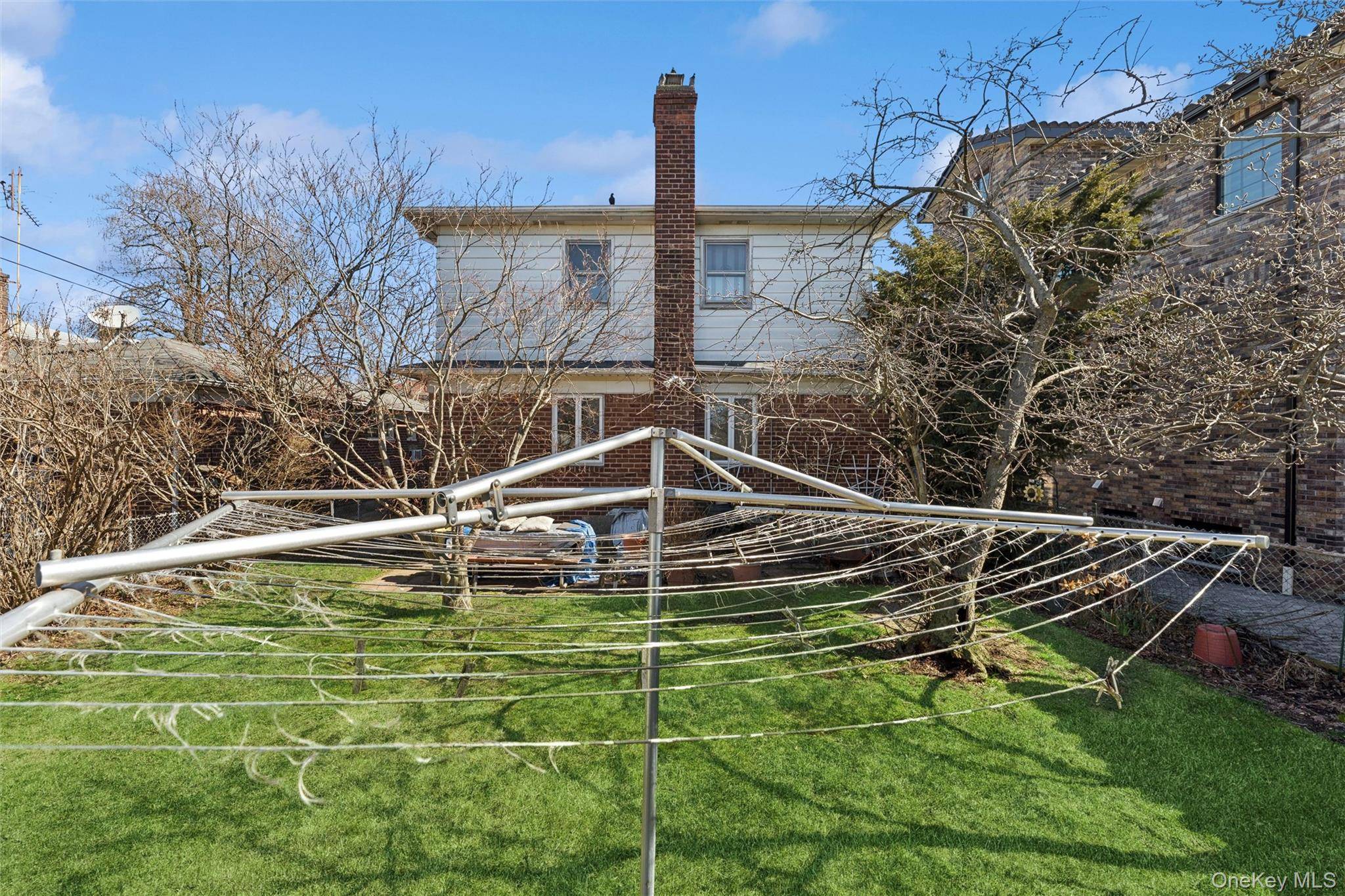 6912 Cloverdale BLVD, Oakland Gardens, NY 11364