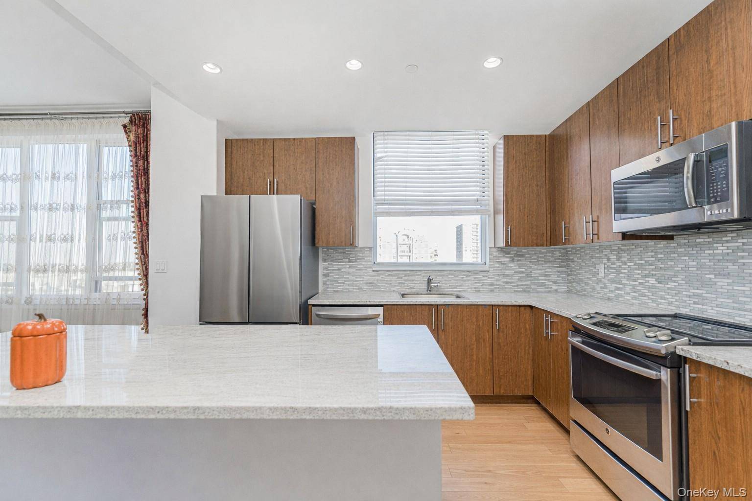 50 oceana DR #8D, Brooklyn, NY 11235