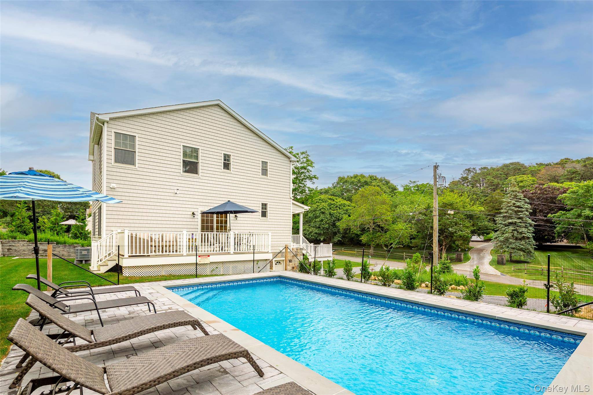 15 S Beach RD, Southampton, NY 11968