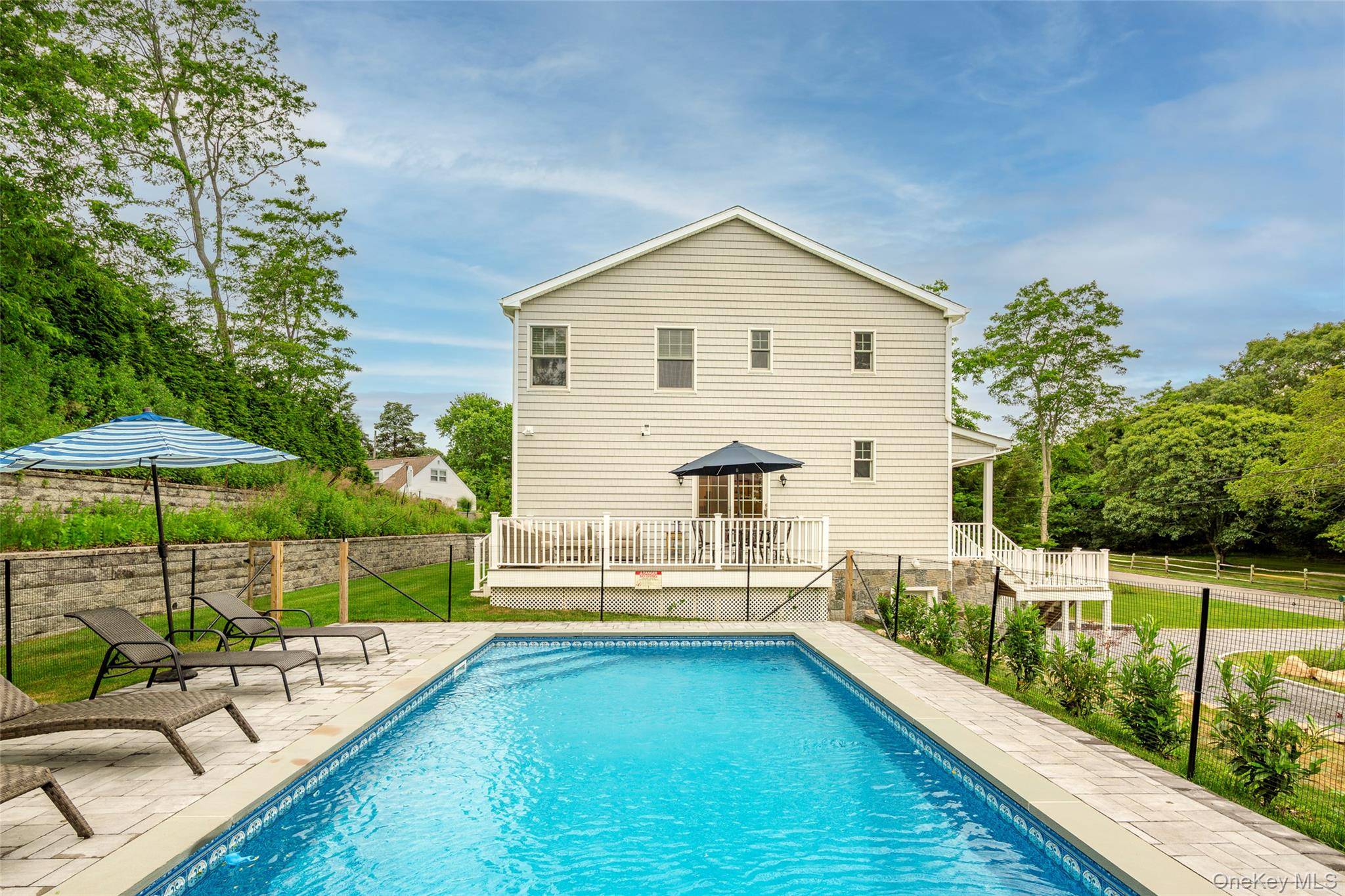 15 S Beach RD, Southampton, NY 11968