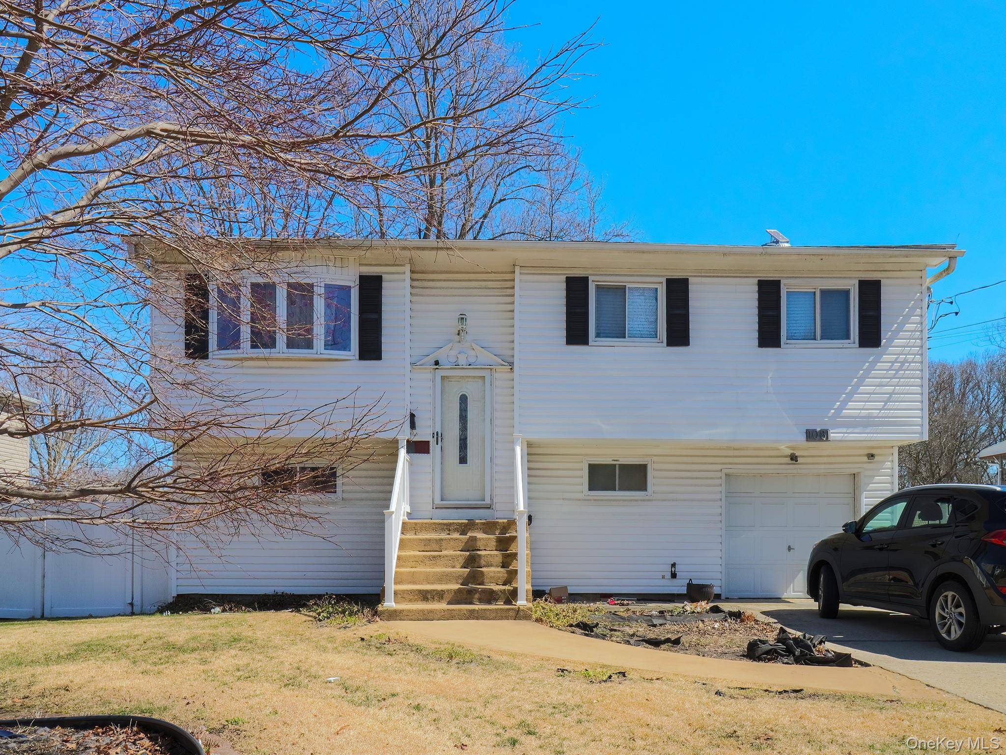 1081 Bay Shore AVE, Bay Shore, NY 11706