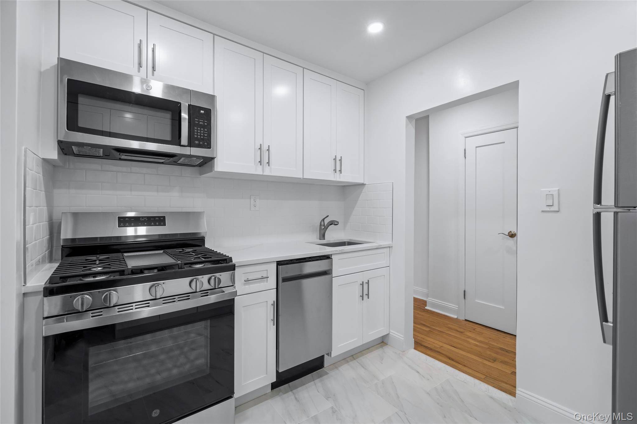 6535 Yellowstone BLVD #2F, Forest Hills, NY 11375