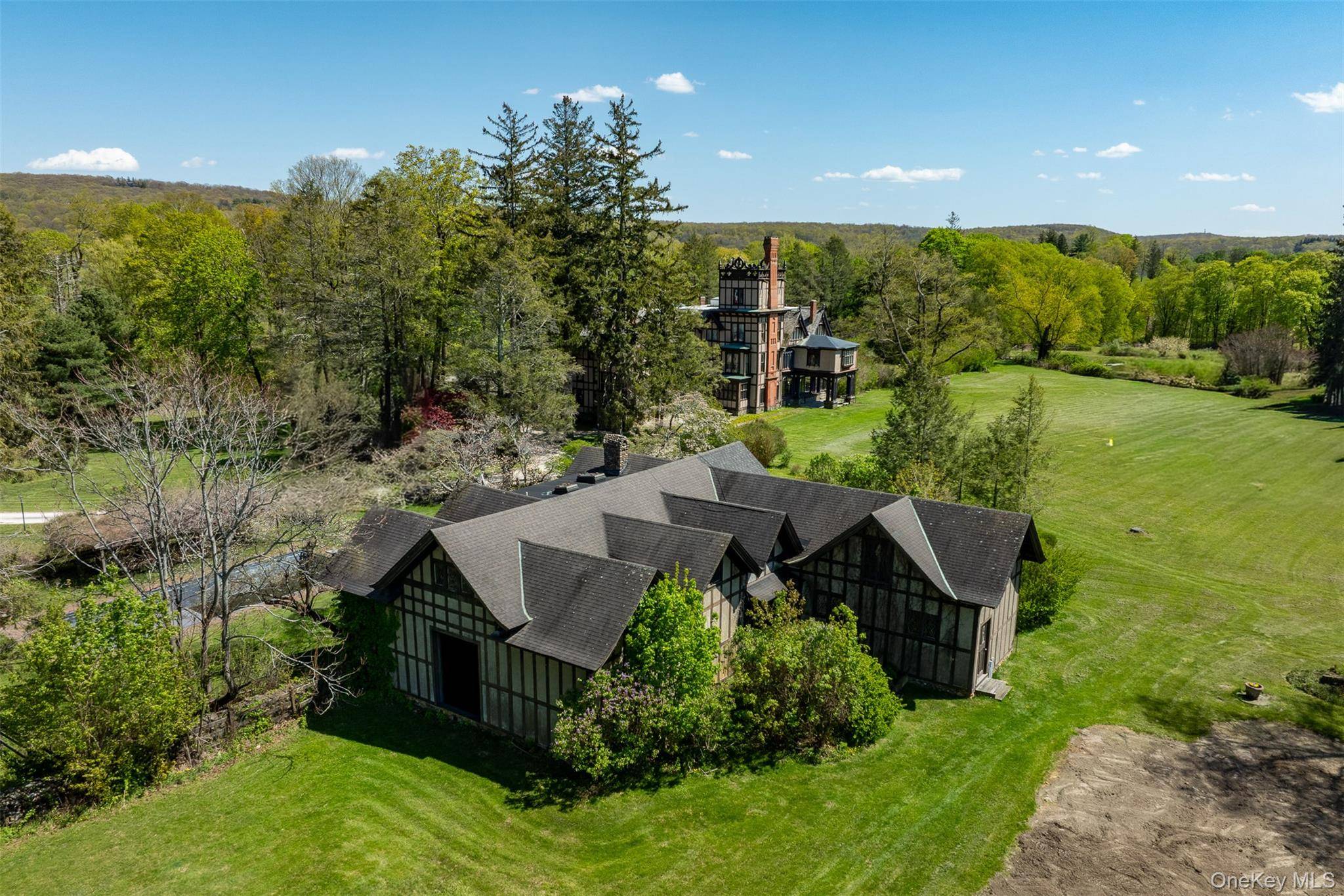 618 Quaker Hill RD, Pawling, NY 12564
