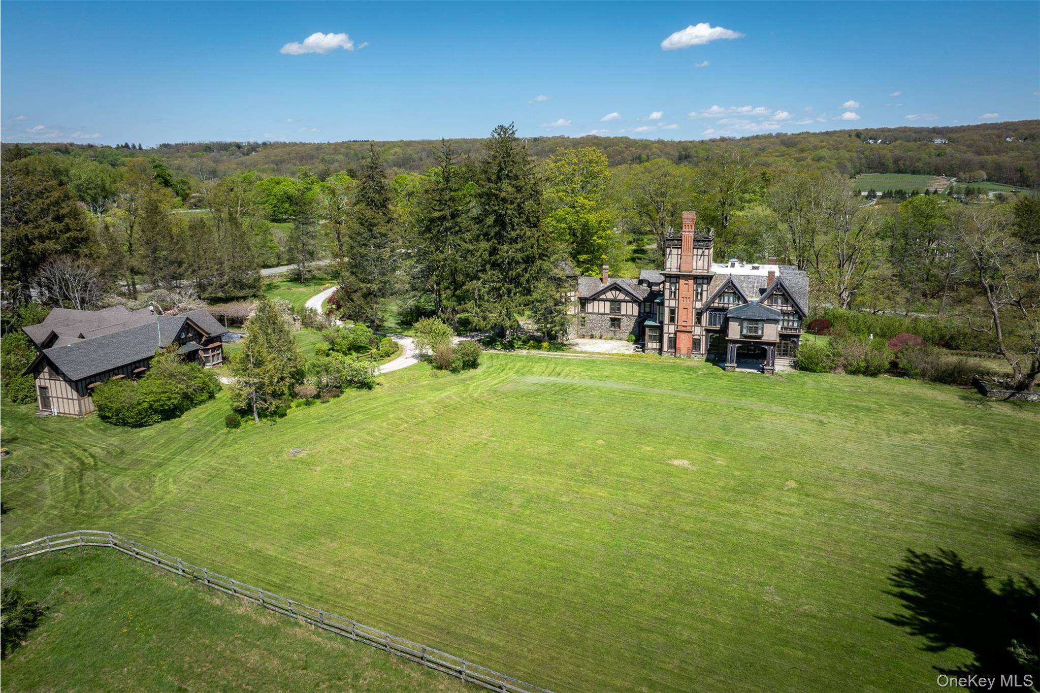 618 Quaker Hill RD, Pawling, NY 12564