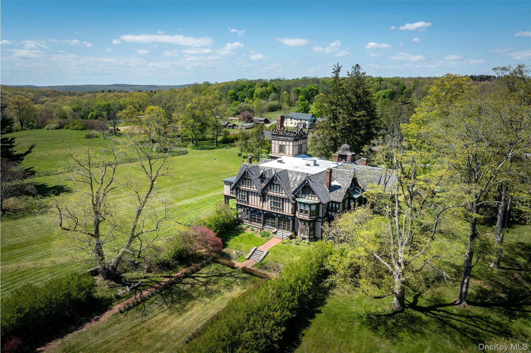 618 Quaker Hill RD, Pawling, NY 12564
