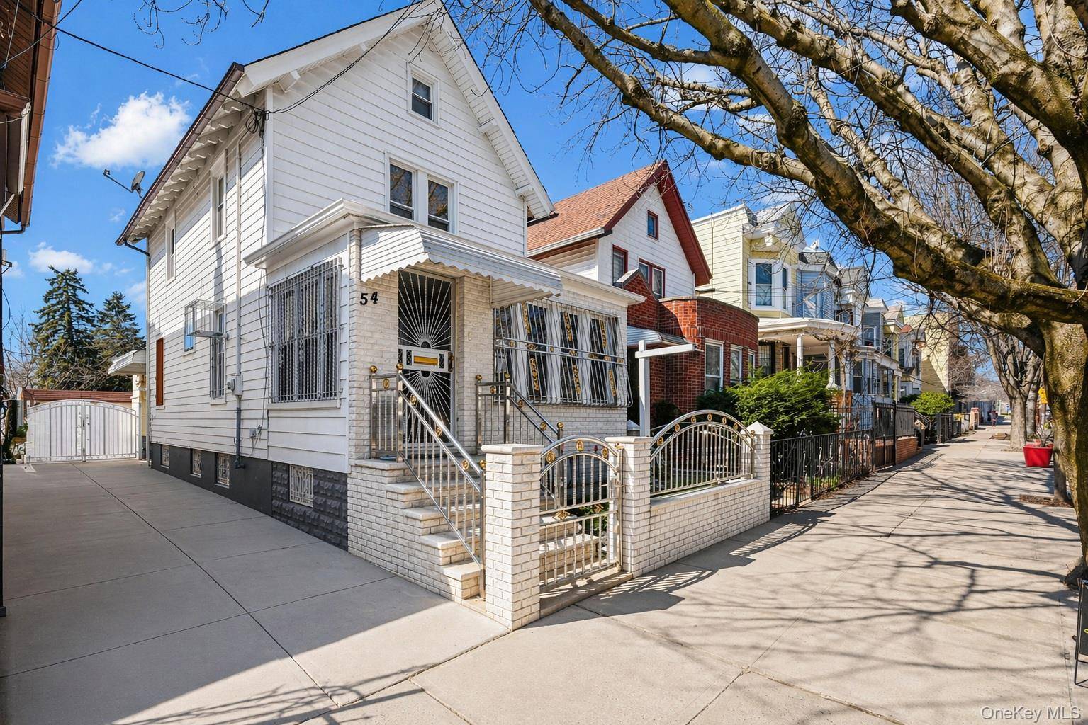 54 Chestnut ST, Brooklyn, NY 11208