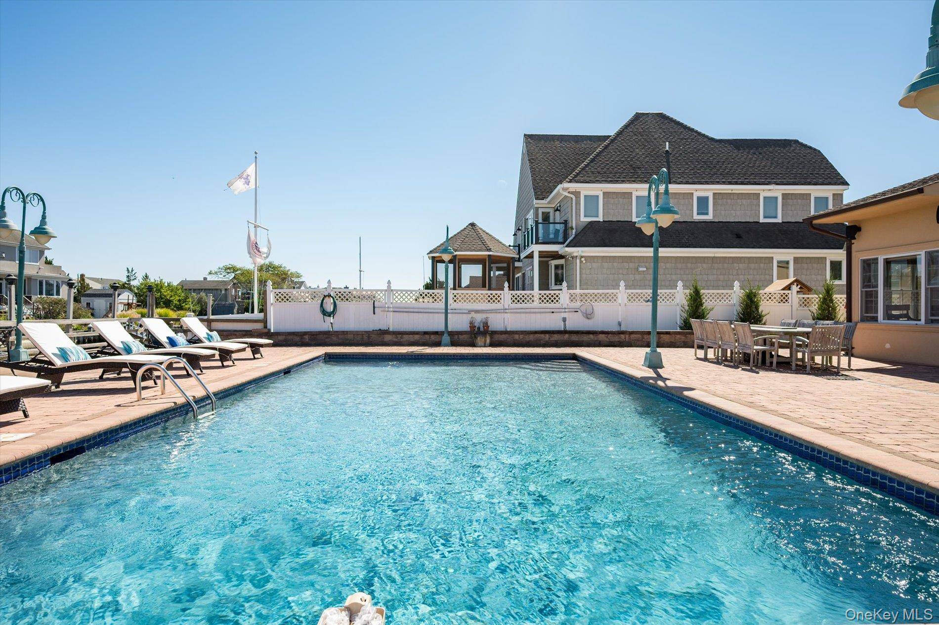 19 Marlin RD, East Quogue, NY 11942