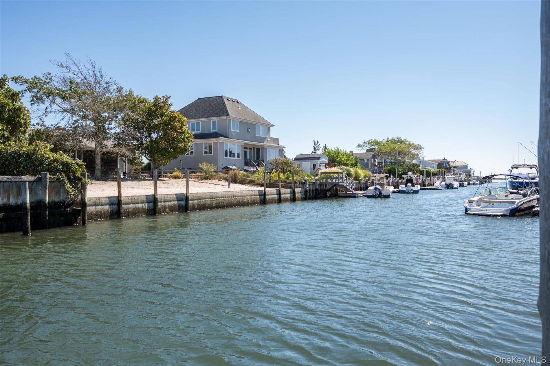 19 Marlin RD, East Quogue, NY 11942