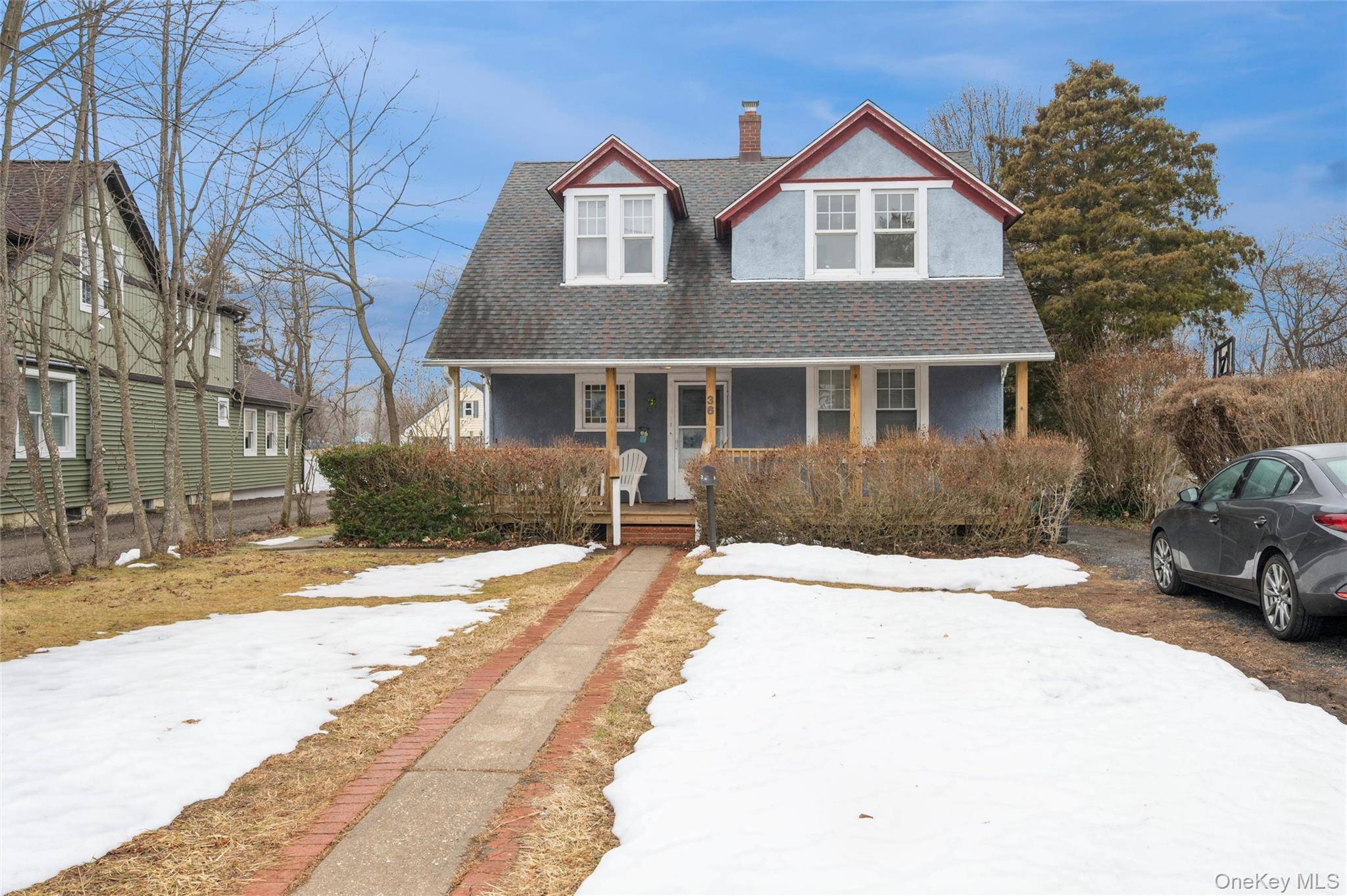 36 Tyler AVE, West Sayville, NY 11796