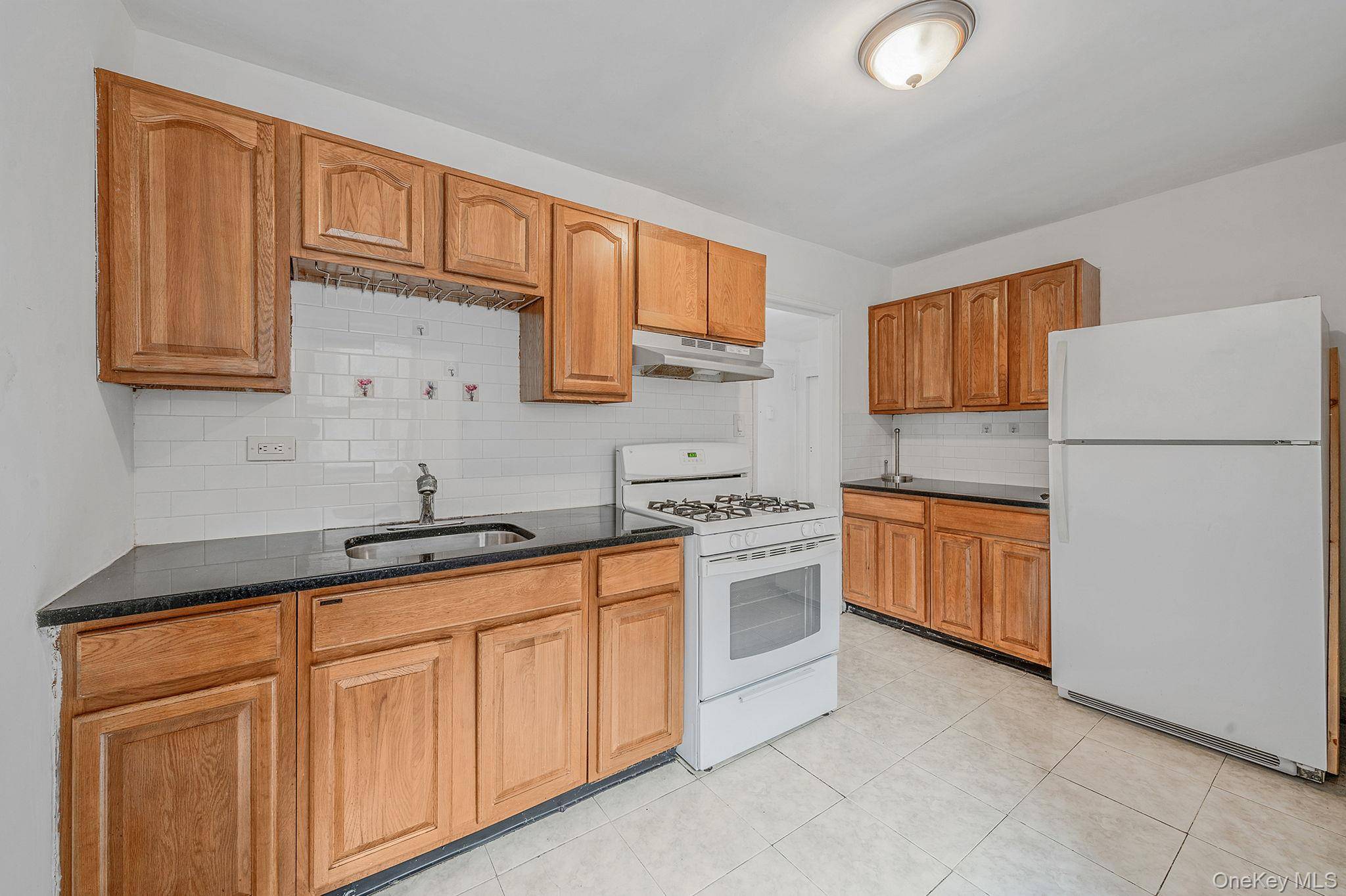 94-31 60th AVE #2G, Elmhurst, NY 11373