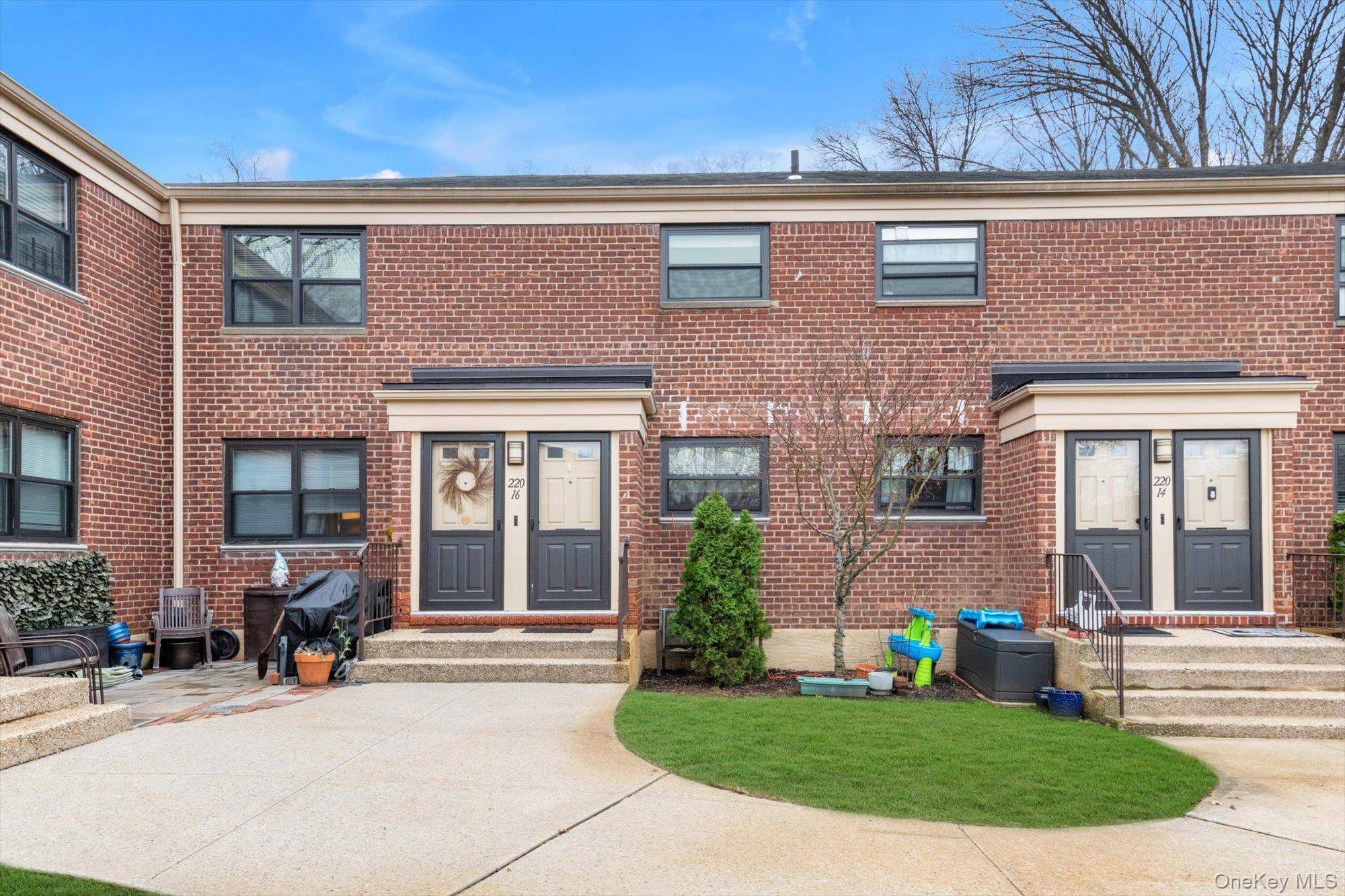 220-16 75th AVE #210A2, Oakland Gardens, NY 11364