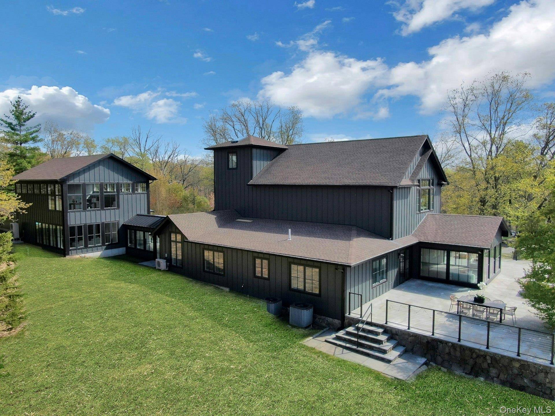 20 Old Stone RD, Valley Cottage, NY 10989