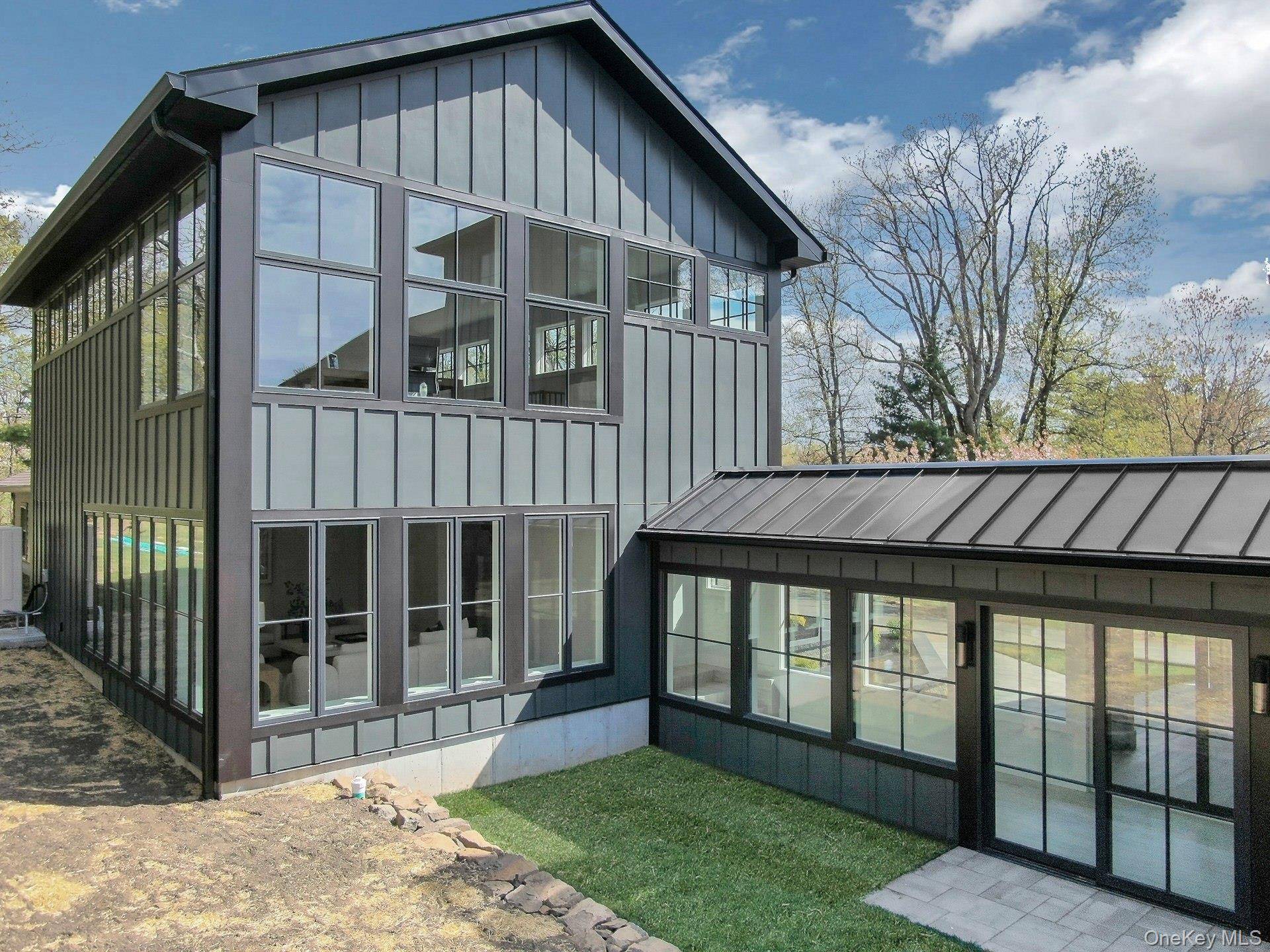 20 Old Stone RD, Valley Cottage, NY 10989