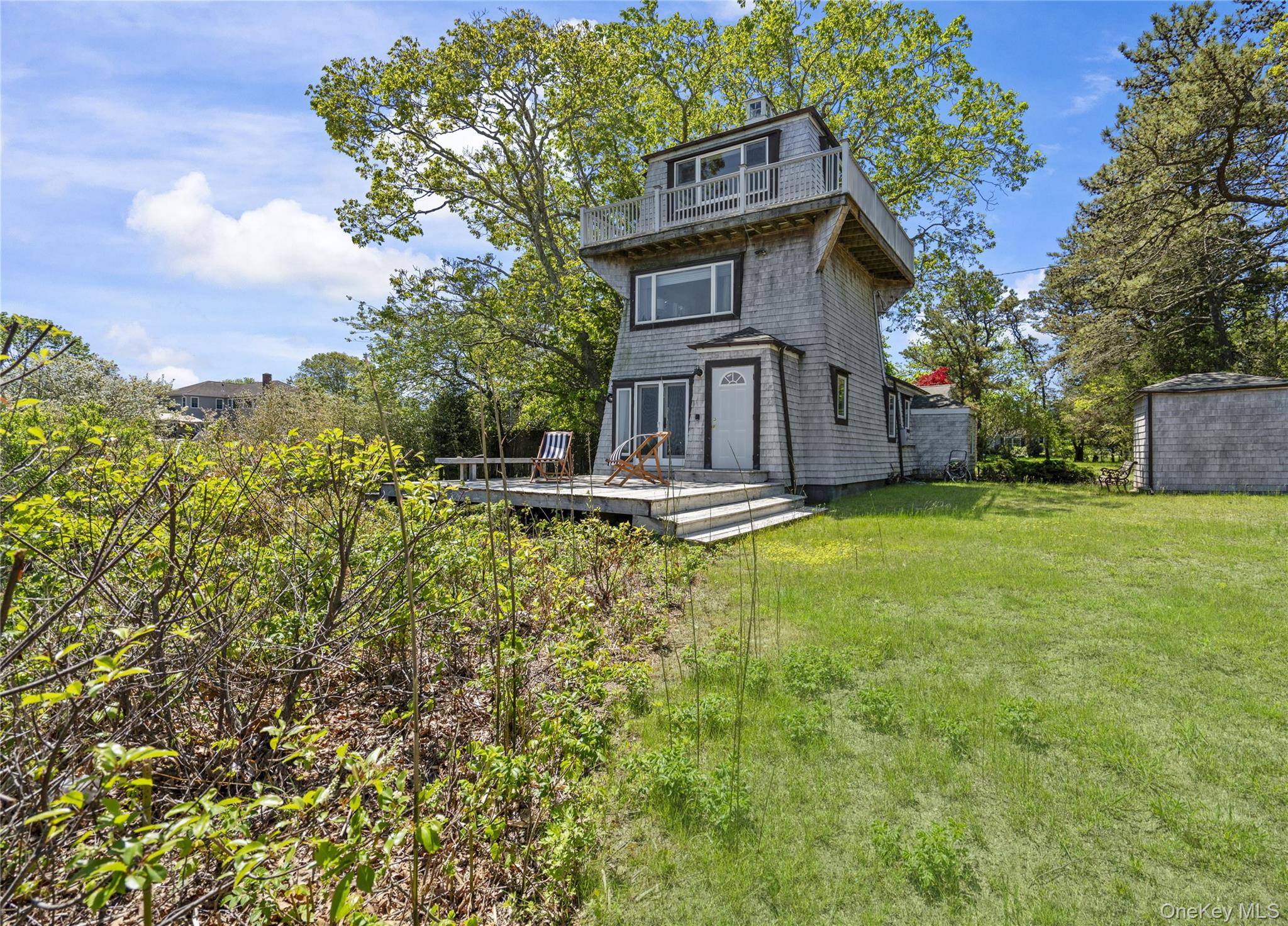 55 West End AVE, East Quogue, NY 11942