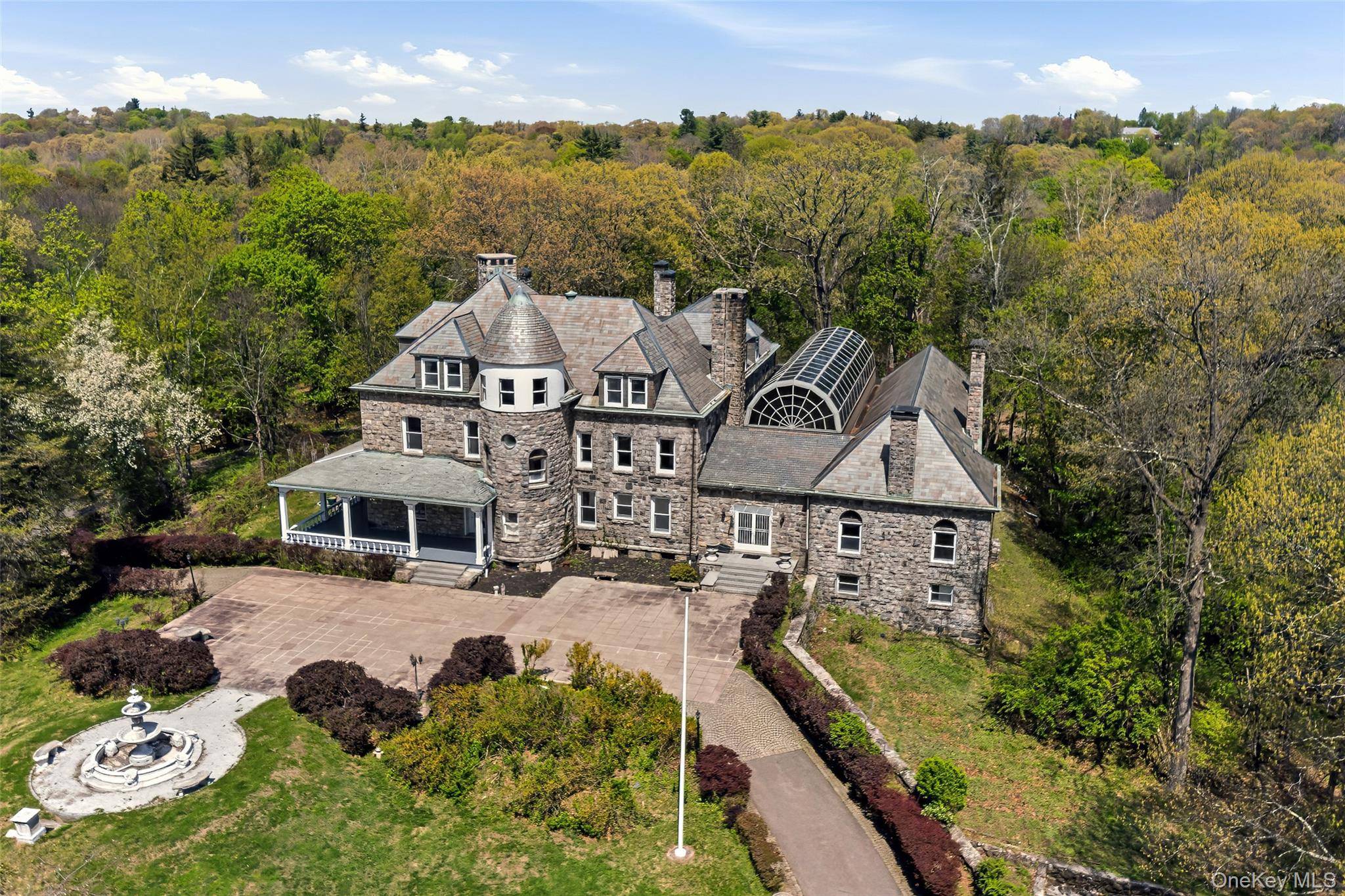 139 Scarborough RD, Briarcliff Manor, NY 10510