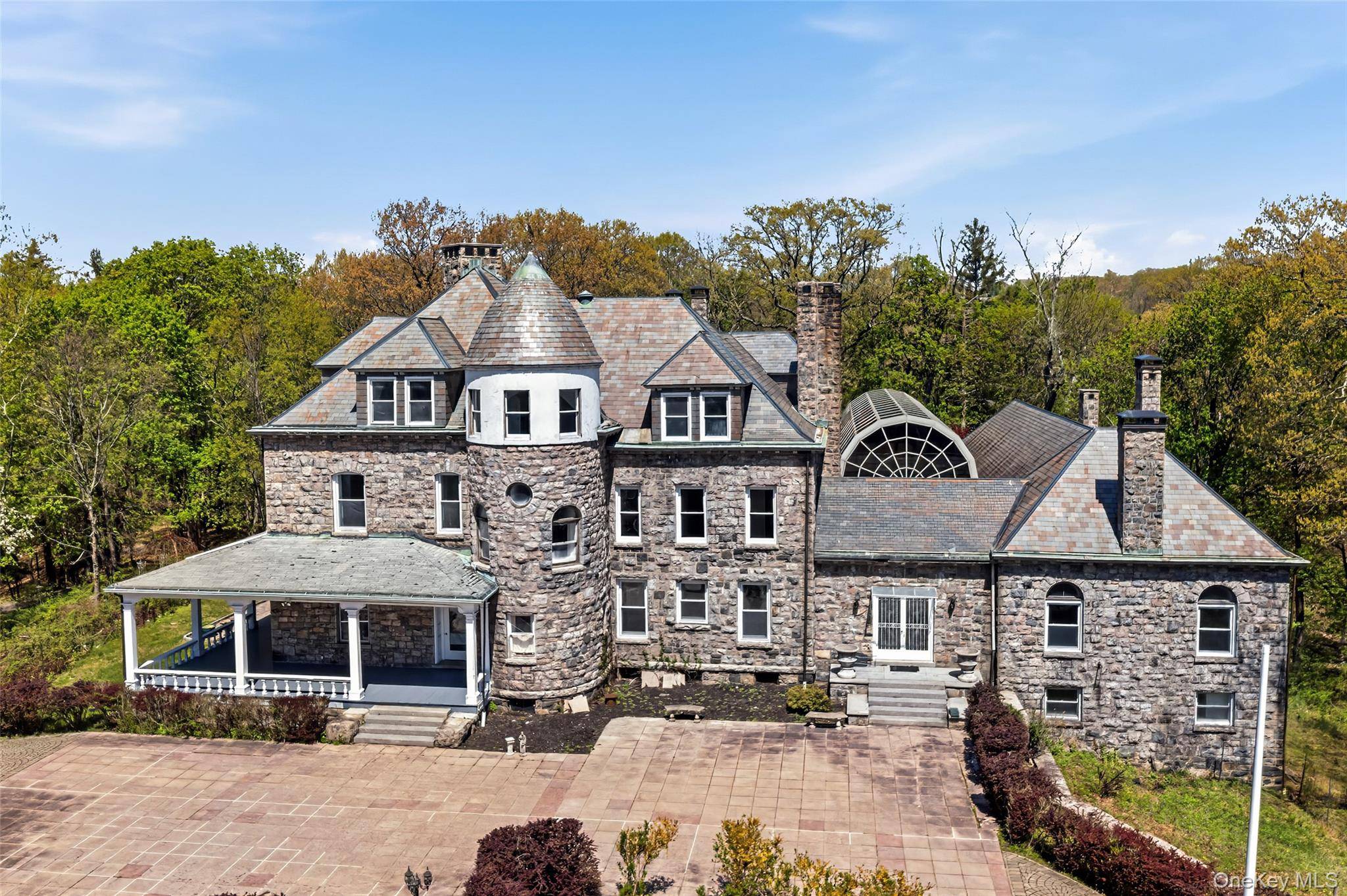 139 Scarborough RD, Briarcliff Manor, NY 10510