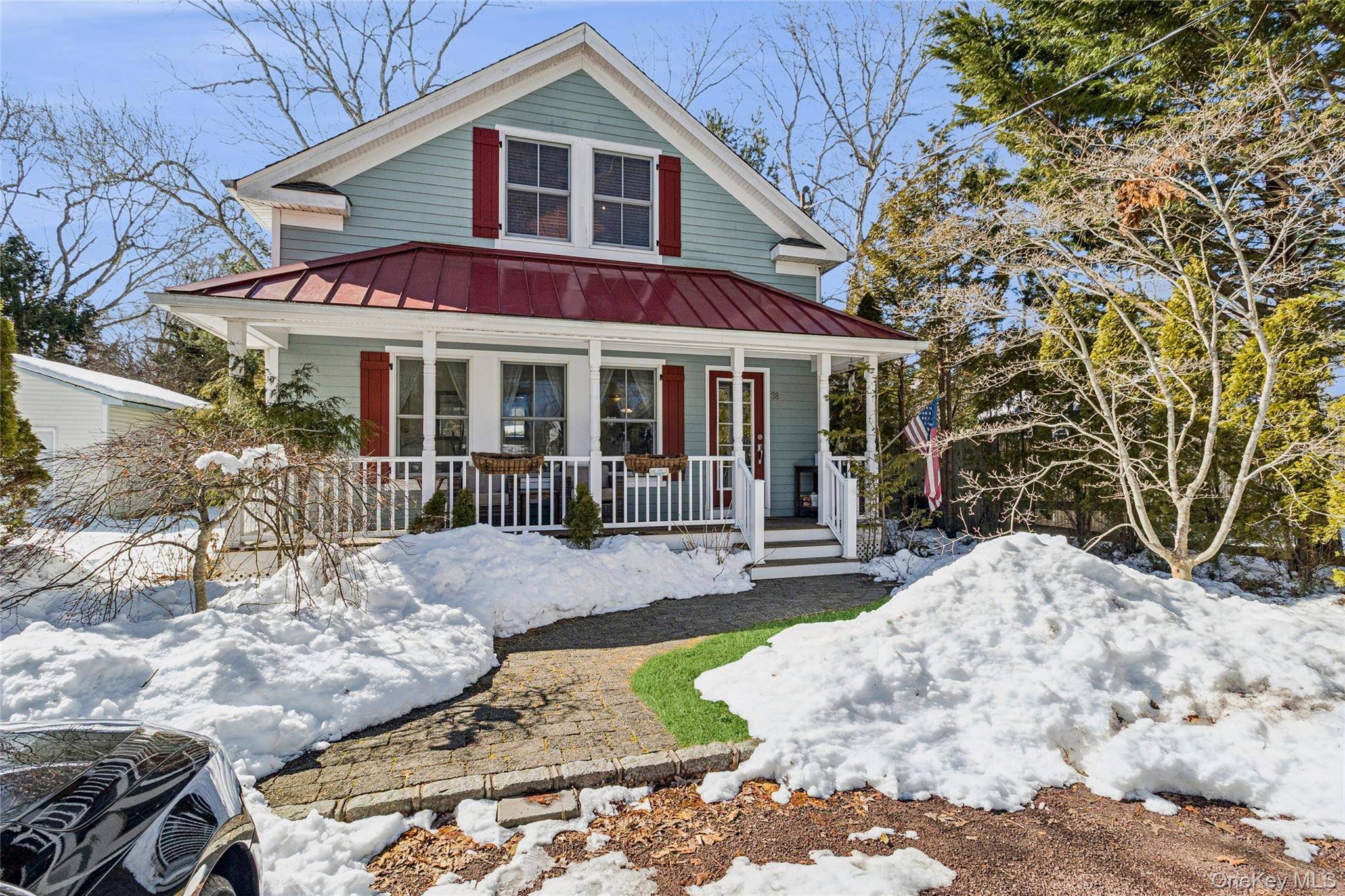 38 Baycrest AVE, East Quogue, NY 11942