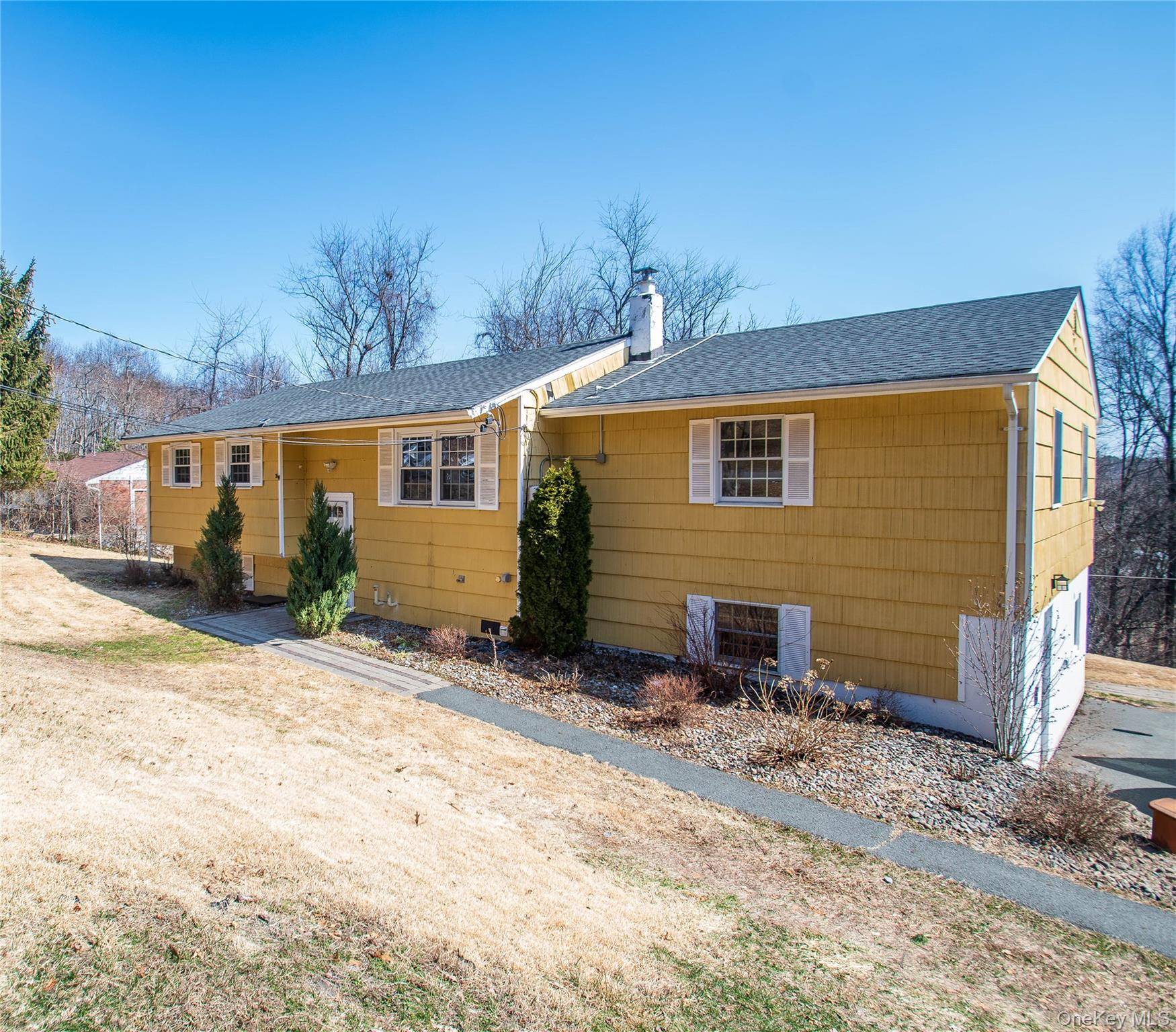 18 Russo DR, Newburgh, NY 12550