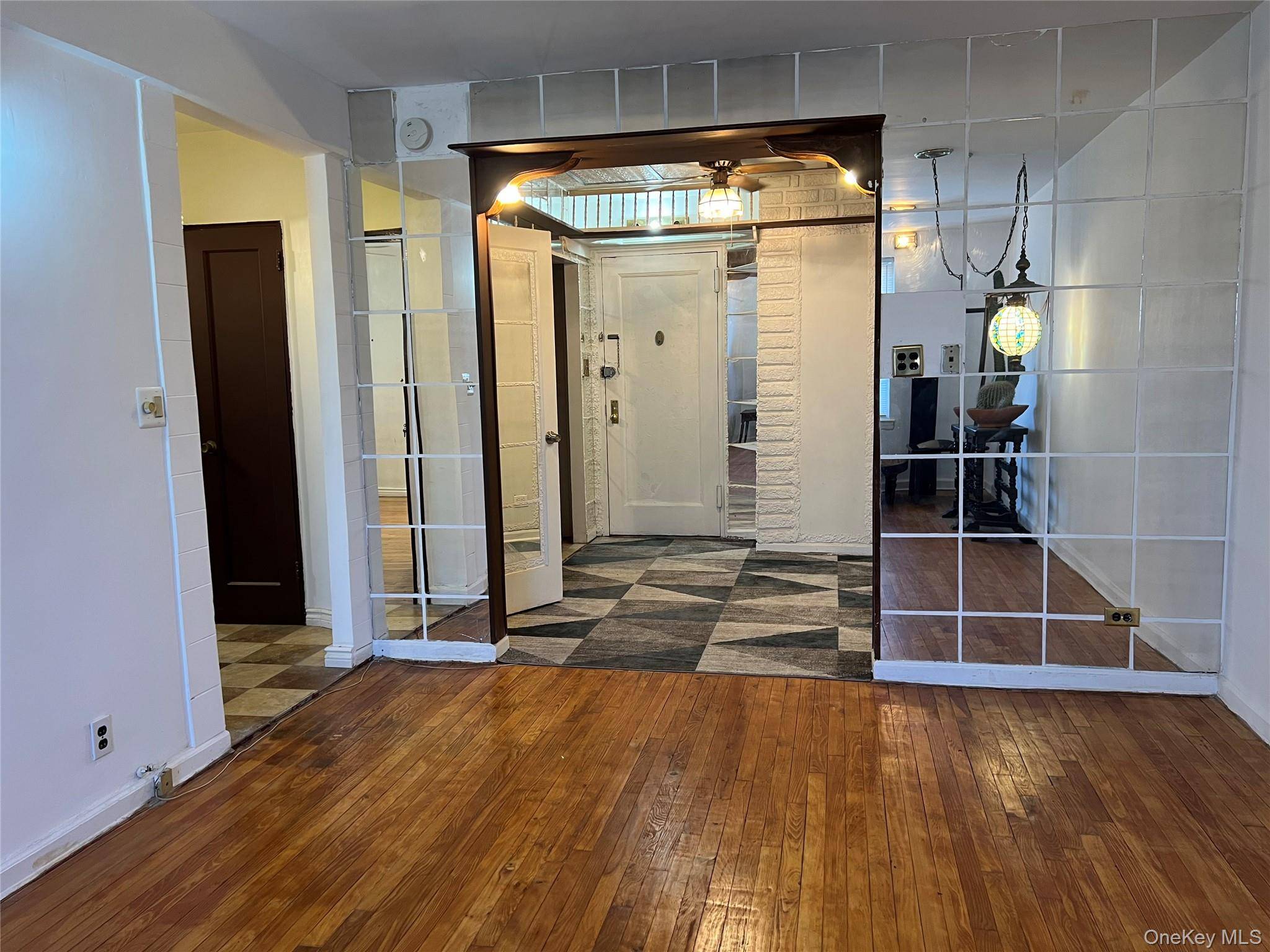 39-20 52nd ST #2G, Woodside, NY 11377