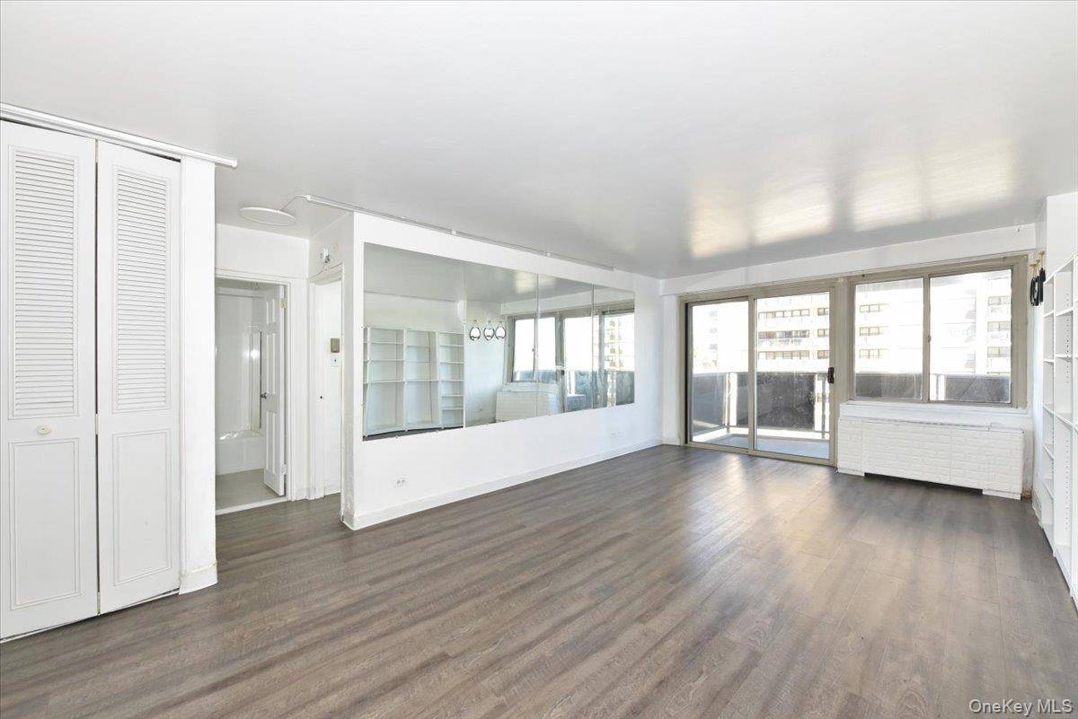 18-15 215th ST #4L, Bayside, NY 11360