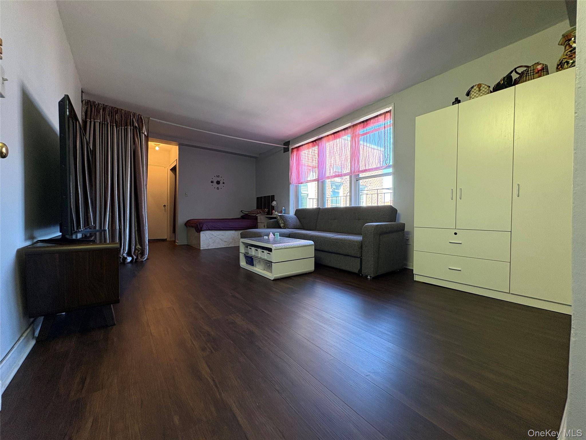 14340 41st AVE #6F, Flushing, NY 11355