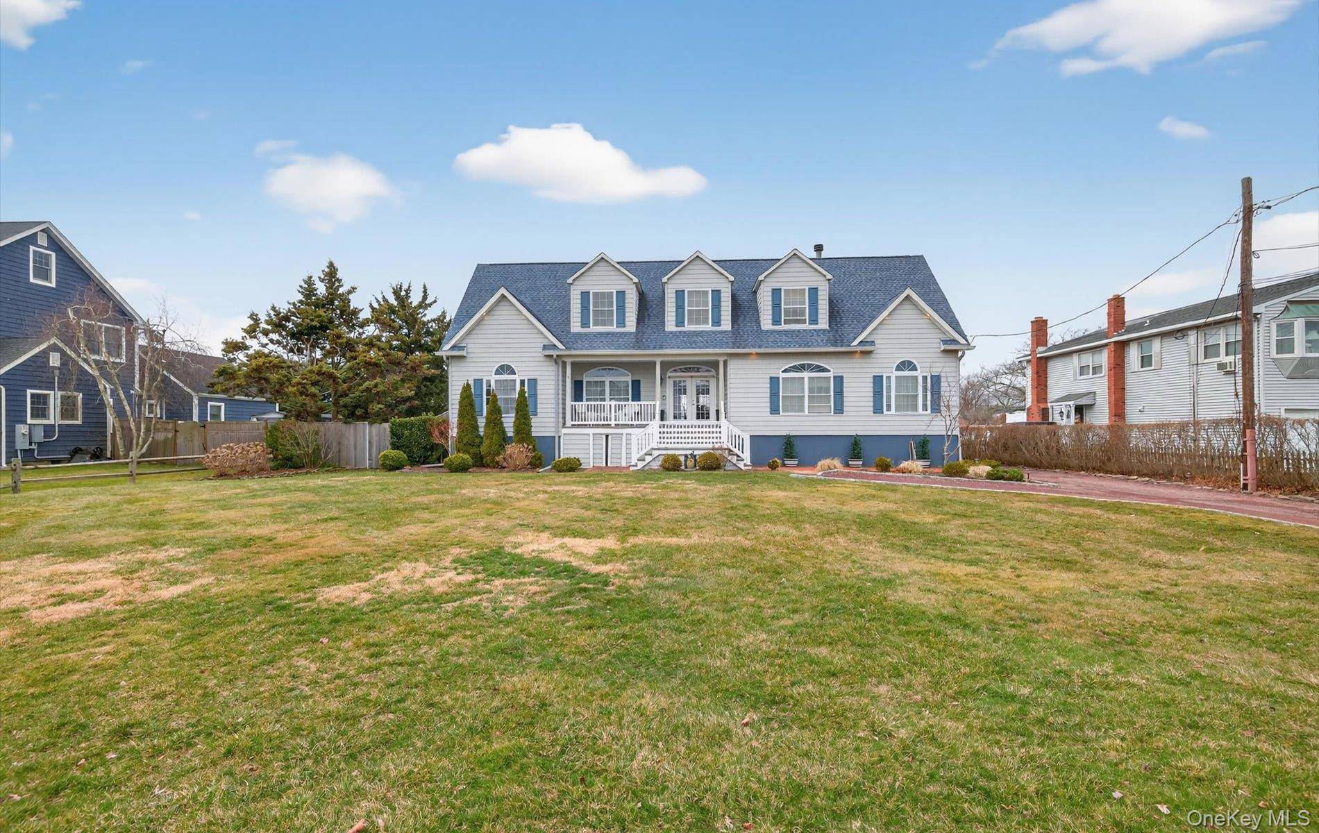 108 Awixa AVE, Bay Shore, NY 11706