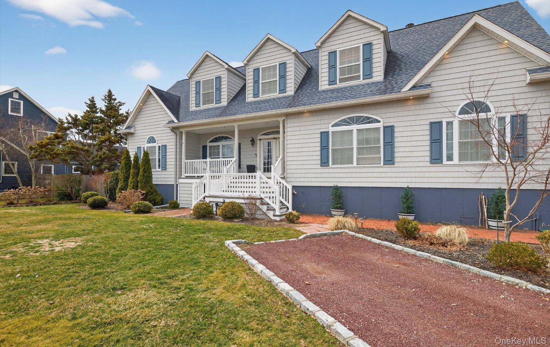 108 Awixa AVE, Bay Shore, NY 11706