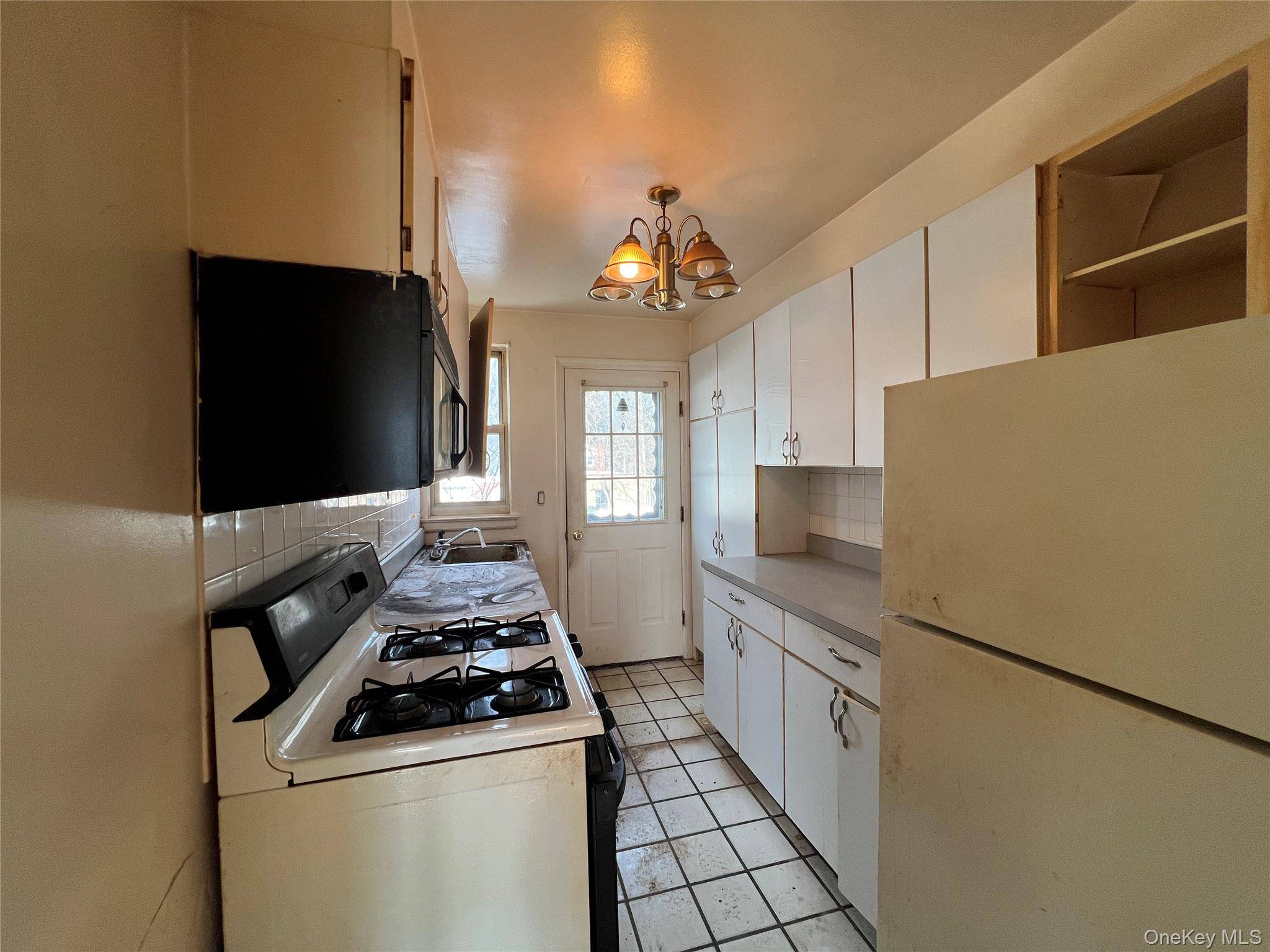 101 Carpenter AVE #1B, Mount Kisco, NY 10549
