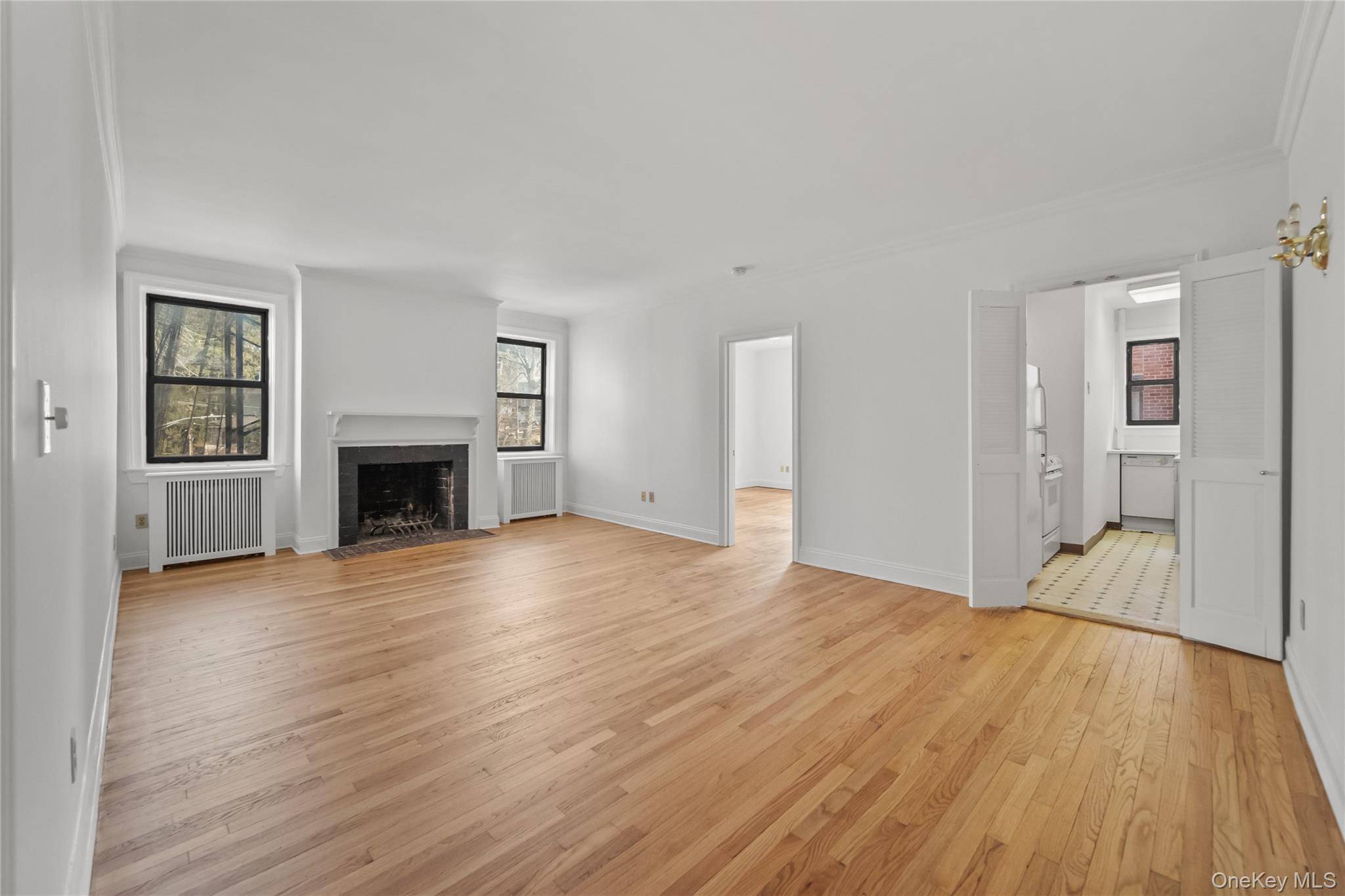 68 E Hartsdale AVE #4E, Hartsdale, NY 10530