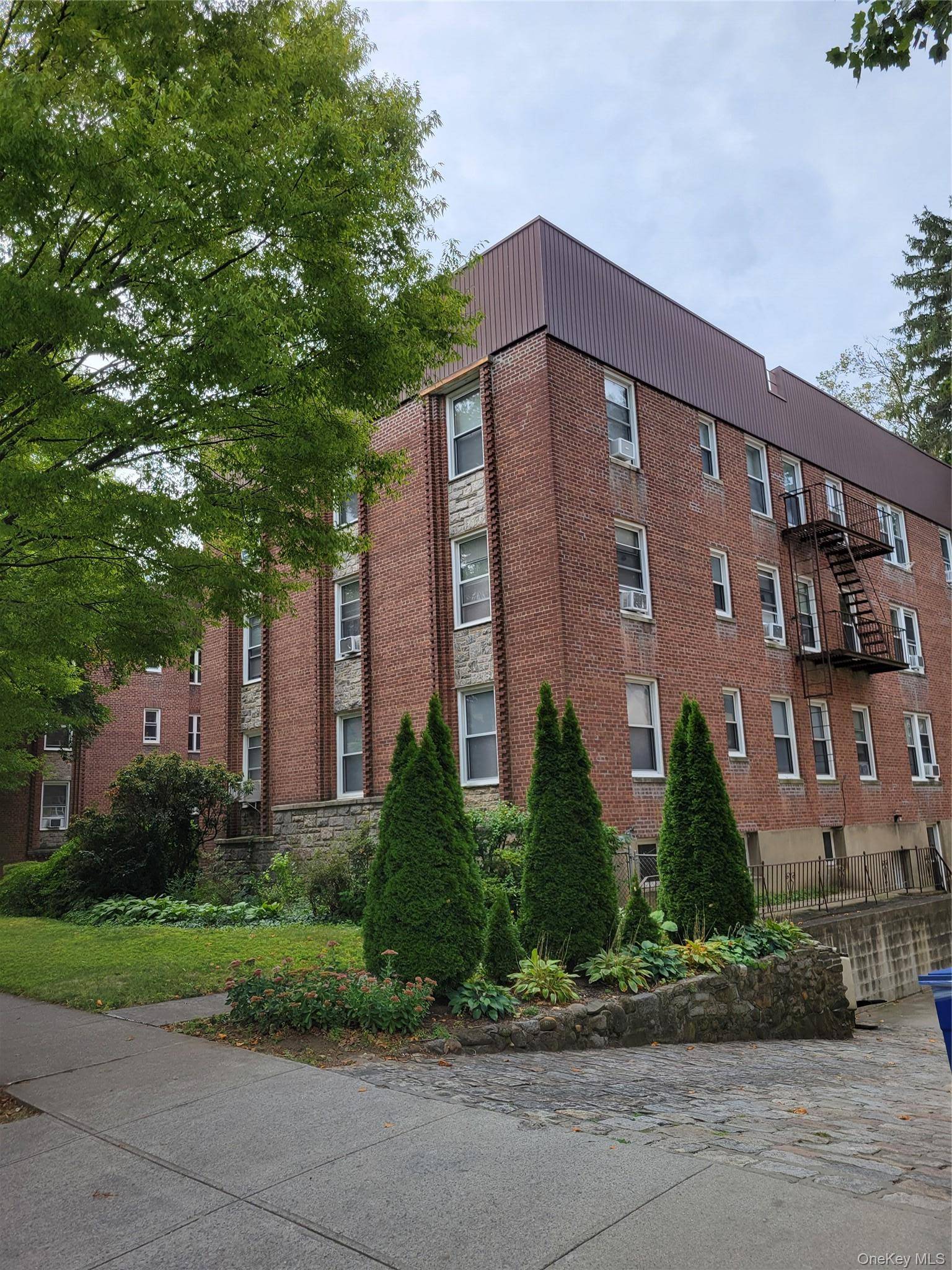 38-24 213th ST, Bayside, NY 11361